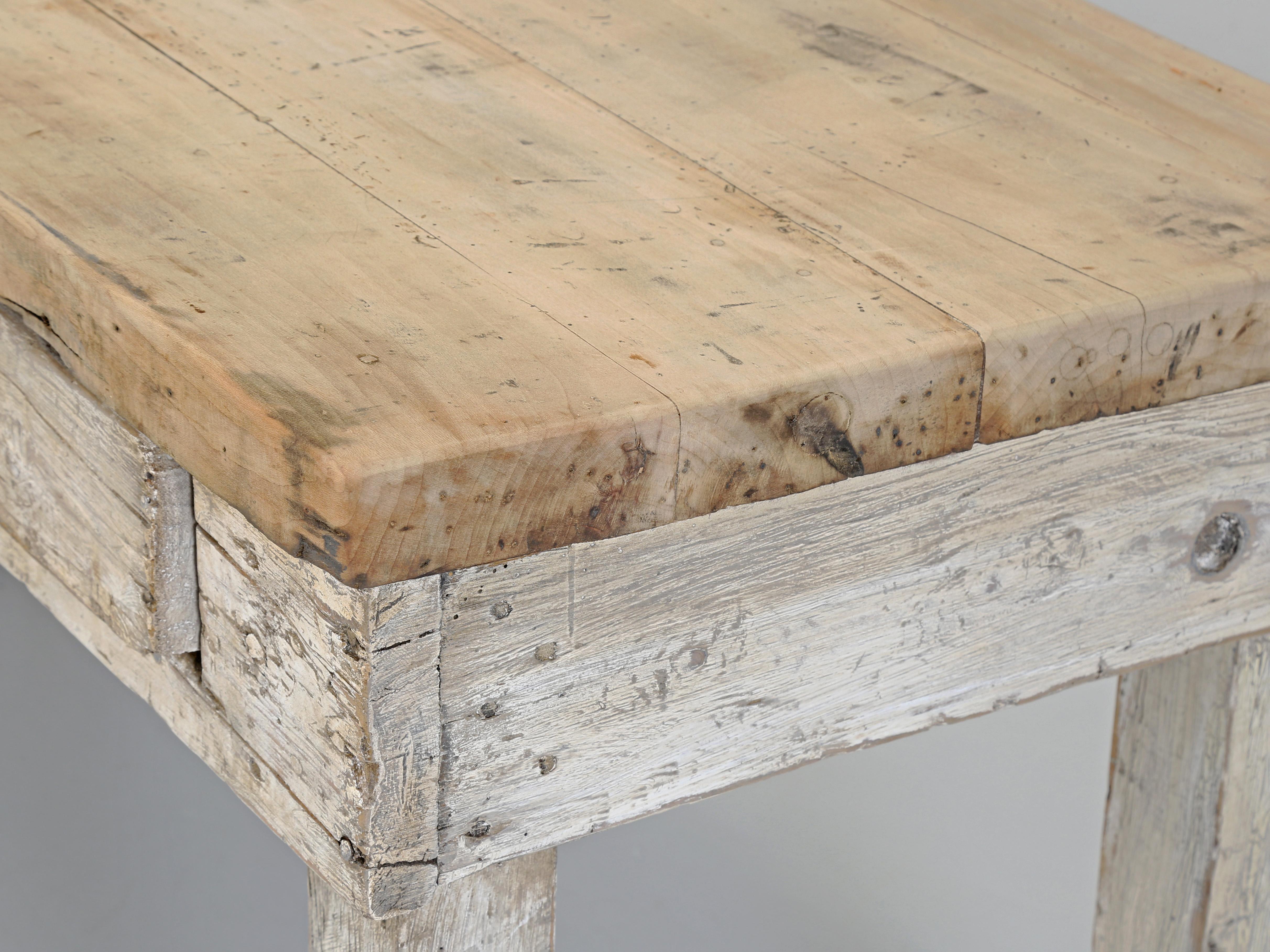 Ancienne table de travail peinte primitive française, table console ou table de canapé c1900 1