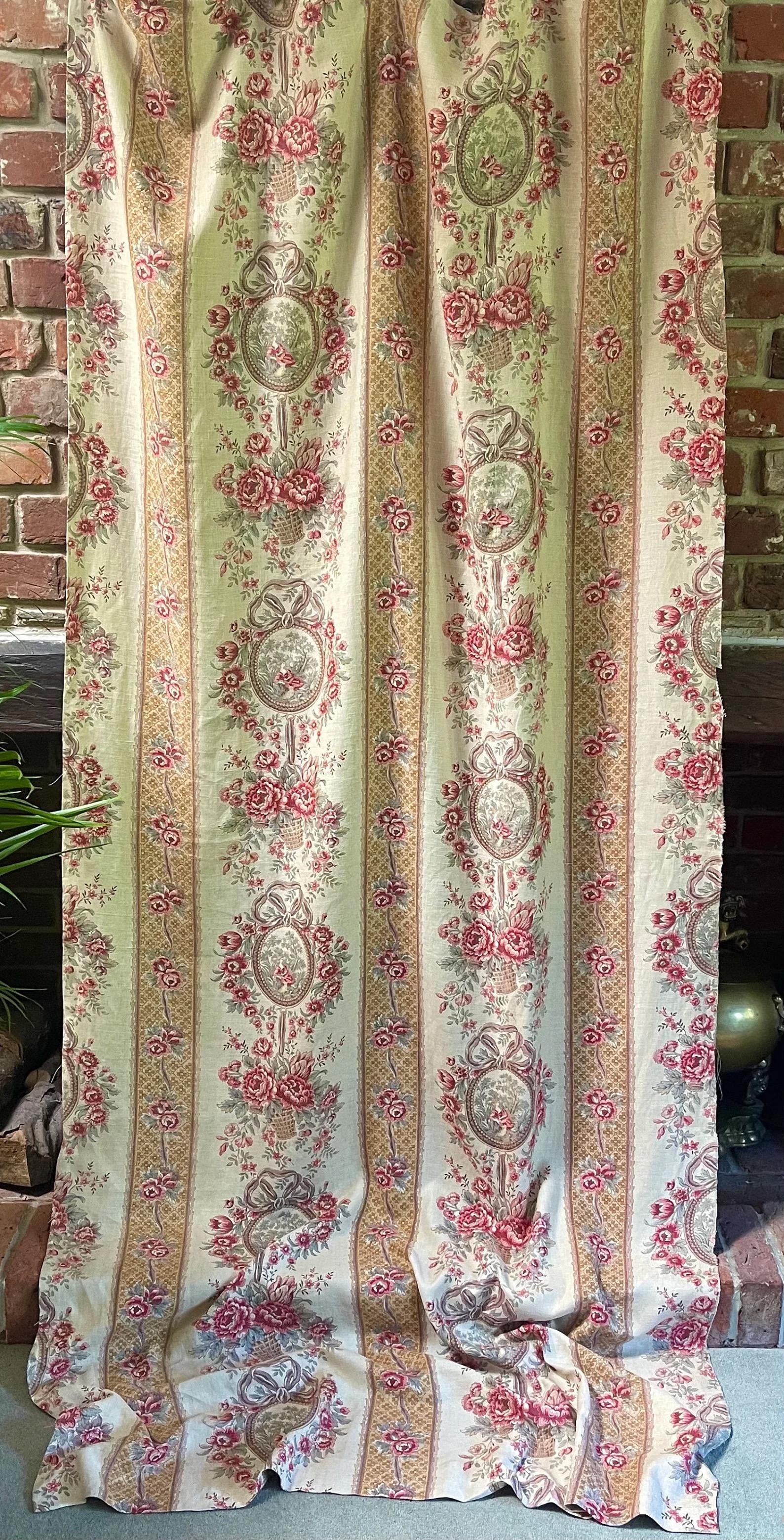 Antique French Printed Cotton Toile Fabric In Good Condition For Sale In Canterbury, GB