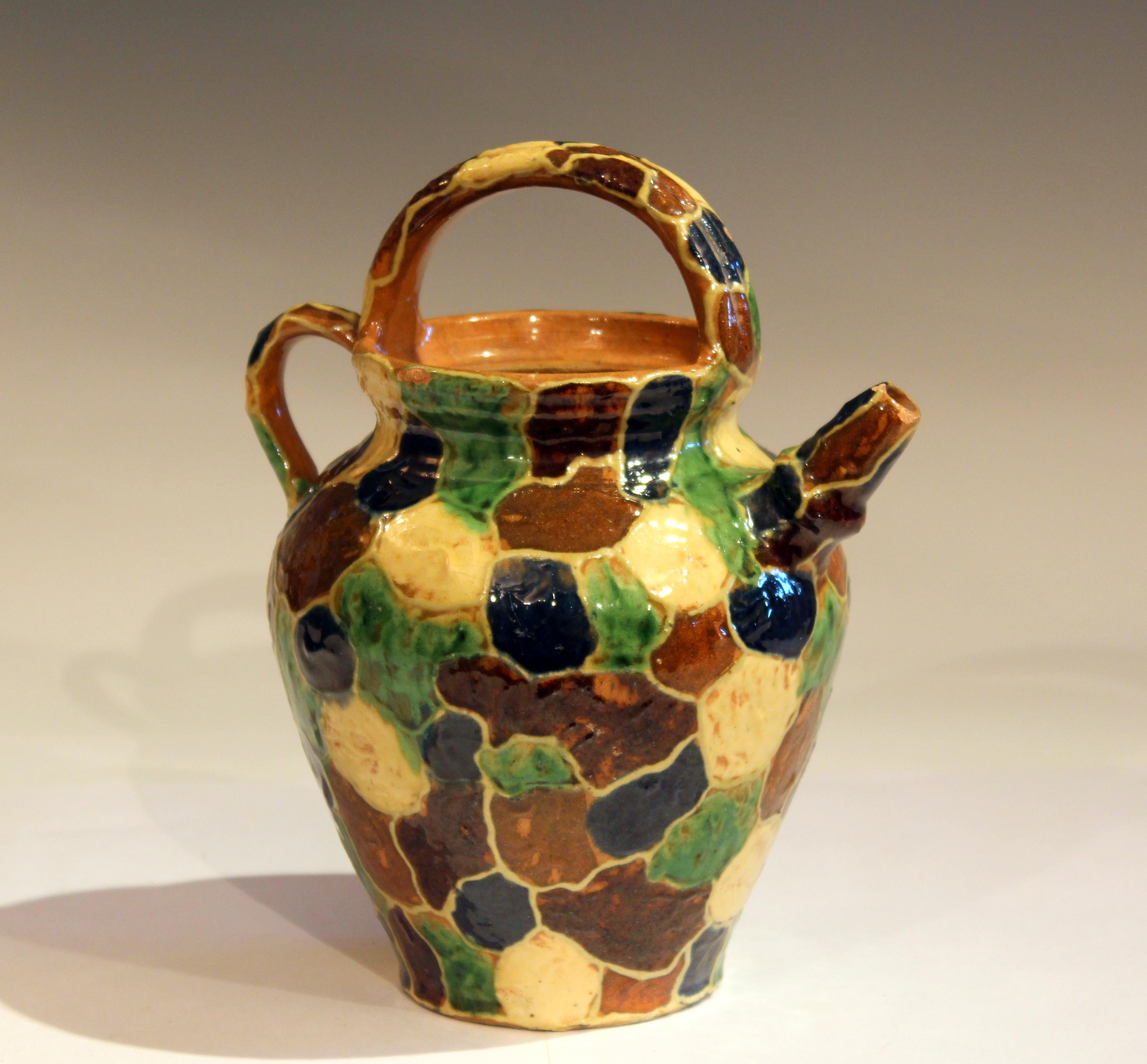 Rare pot à confit en poterie de campagne française de la région d'Irese, signé par le fabricant, avec une glaçure multicolore inhabituelle et frappante. 8