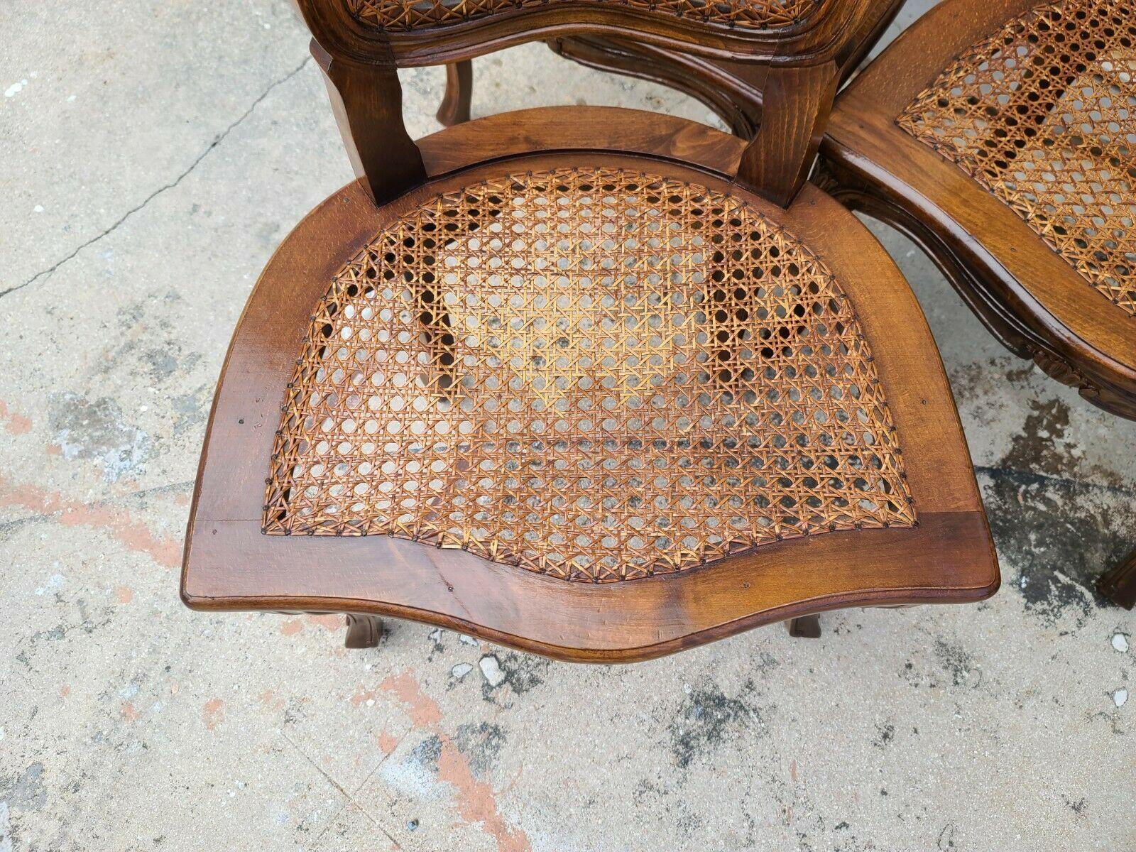 Antike französische Esszimmerstühle aus Nussbaum, 6-teilig im Angebot 4