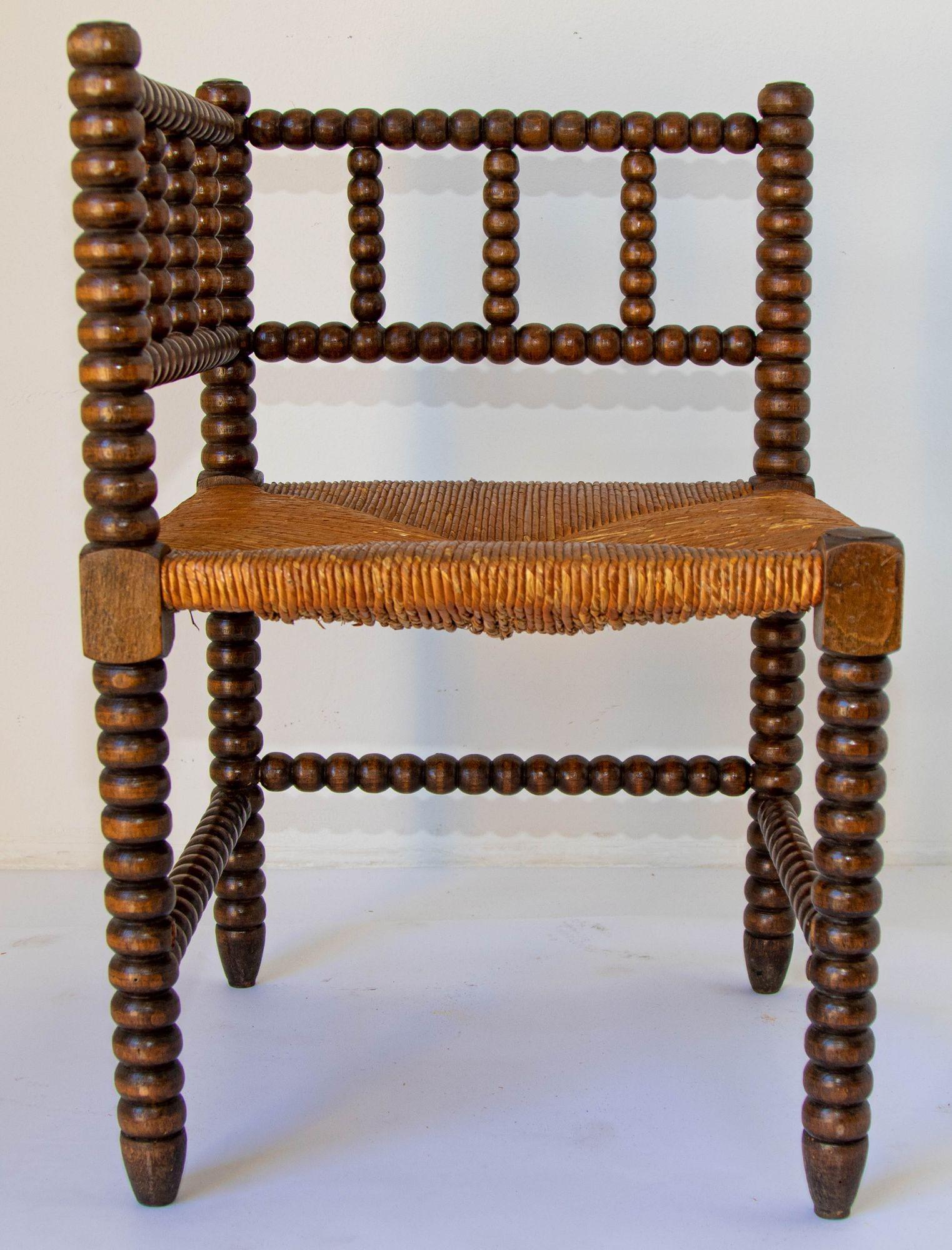 Antique French Provincial Carved Oak Bobbin Rush Corner Chair 19th C. For Sale 3