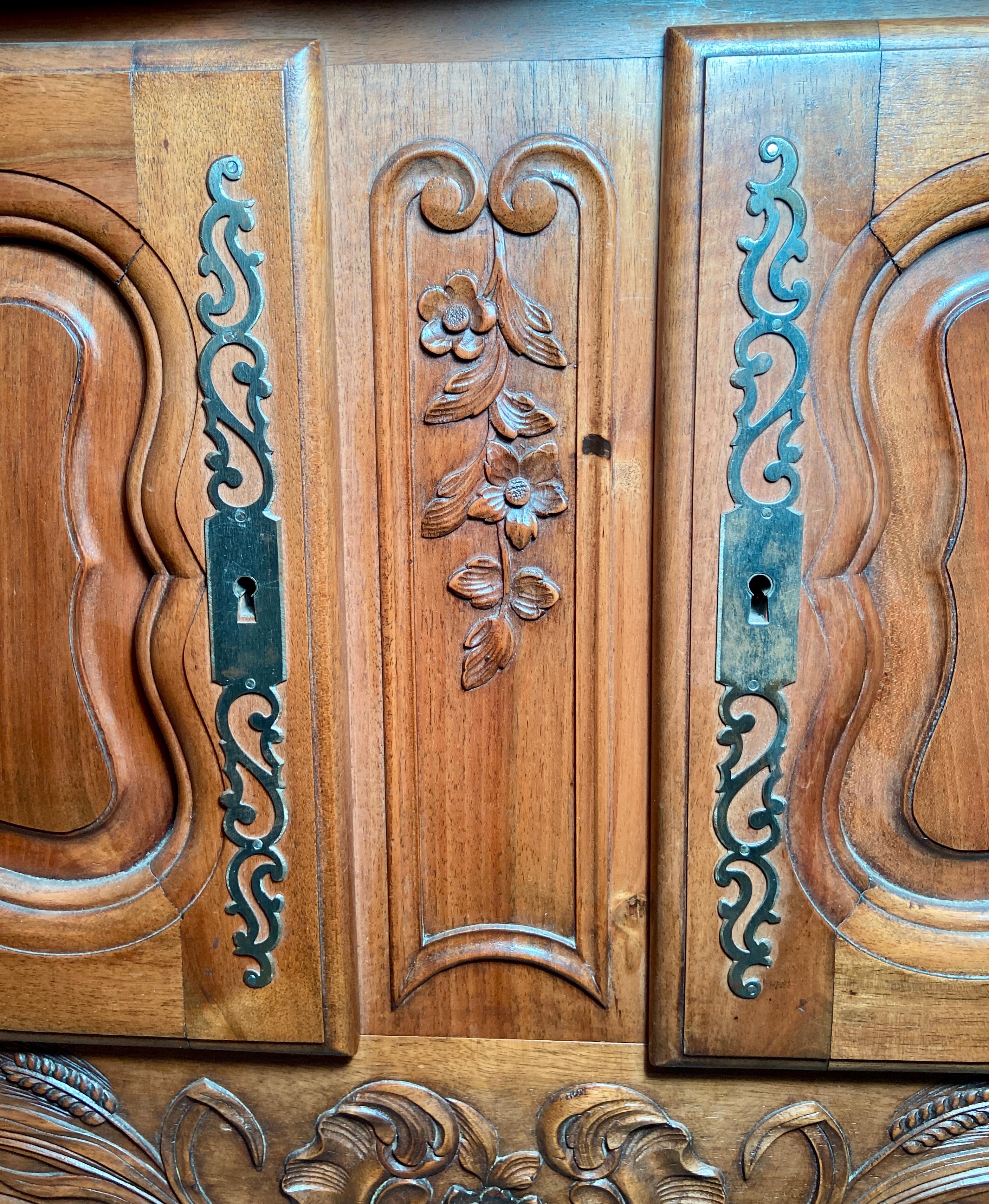 Antique French Provincial Carved Walnut Petrin Dough Bin Table, Circa 1900 2