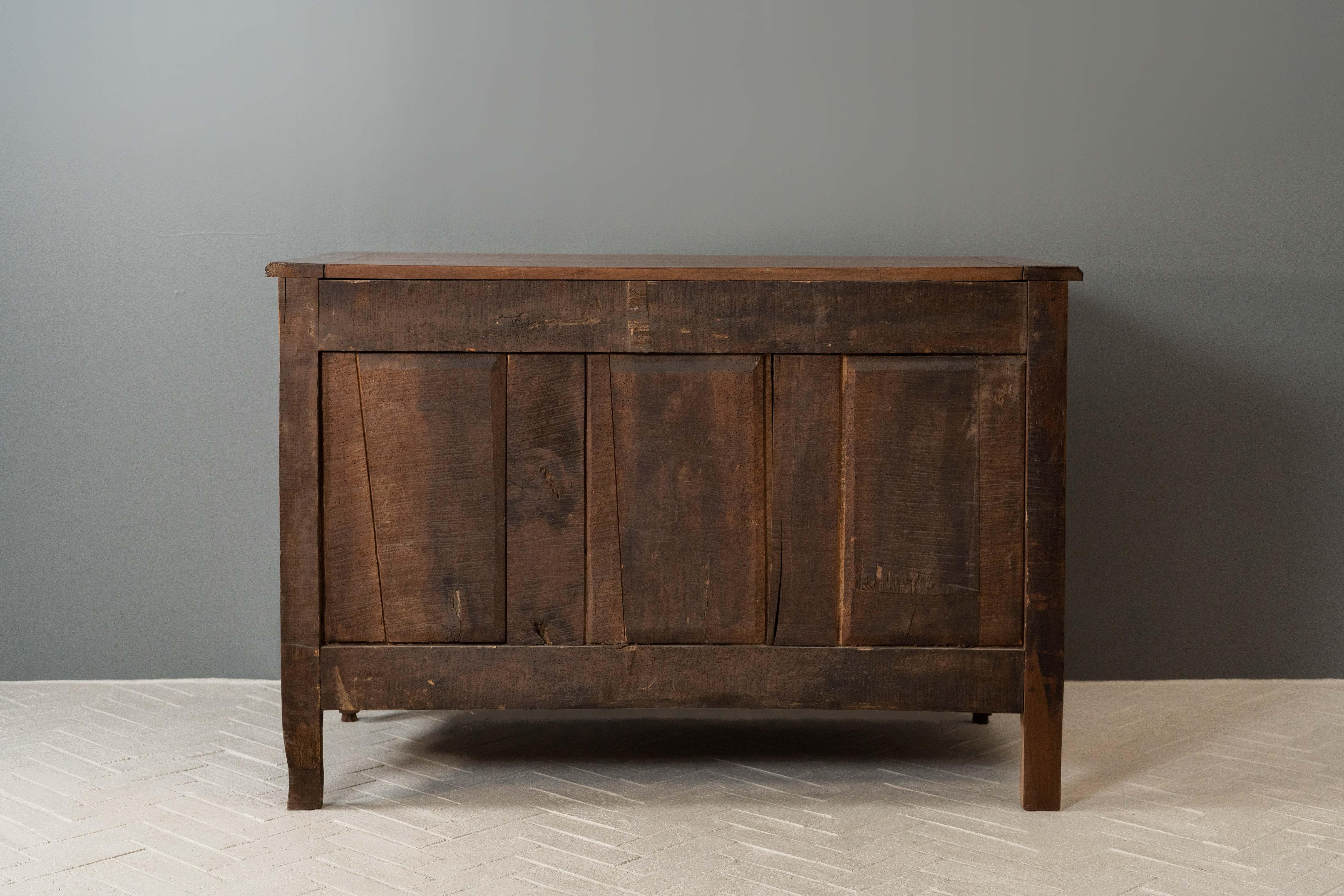 Ancienne commode provinciale française en vente 7