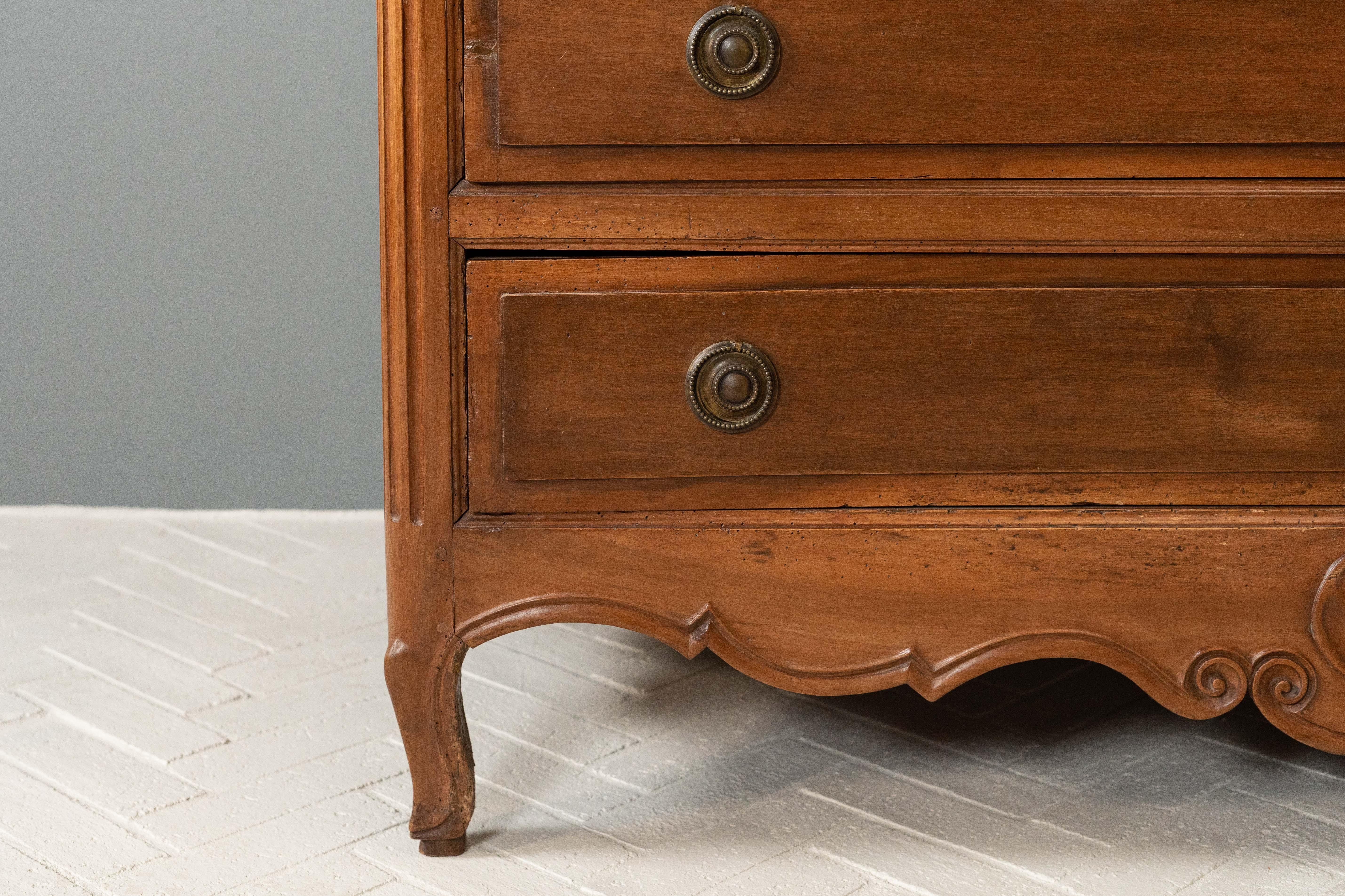 Ancienne commode provinciale française en vente 1