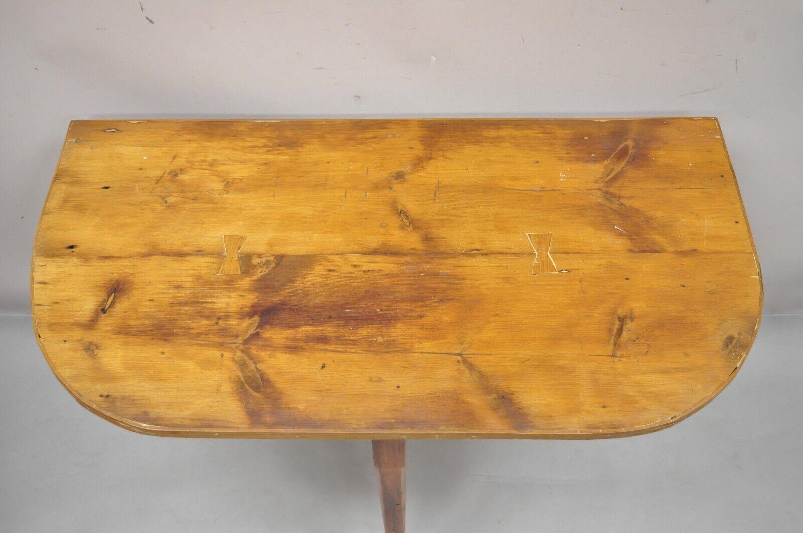 Ancienne table à manger provinciale française en bois de pin à rallonge, de ferme rurale provinciale en vente 5