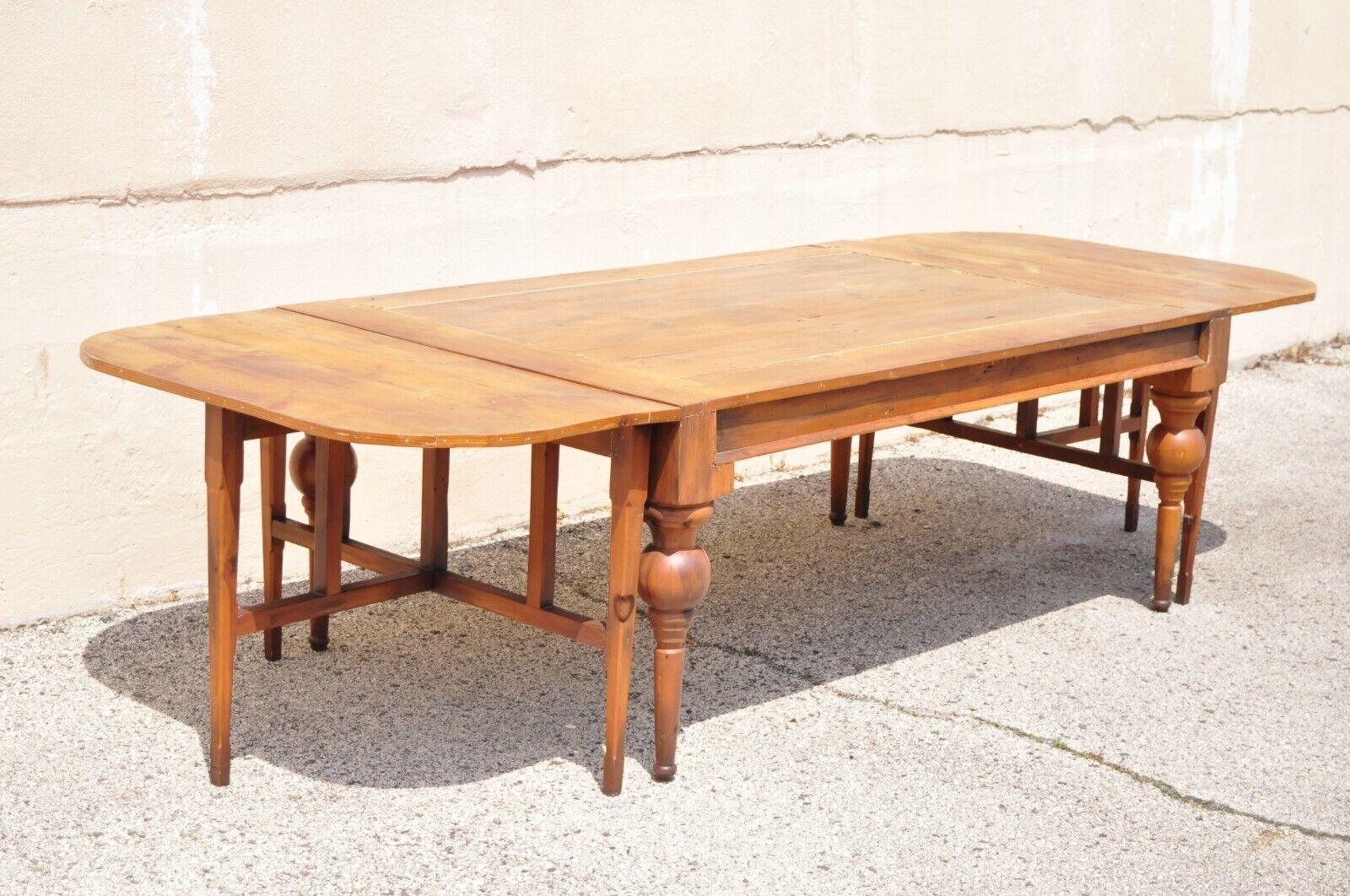 Antique French Provincial Country Farm Large Extension Pine Wood Dining Table In Good Condition For Sale In Philadelphia, PA