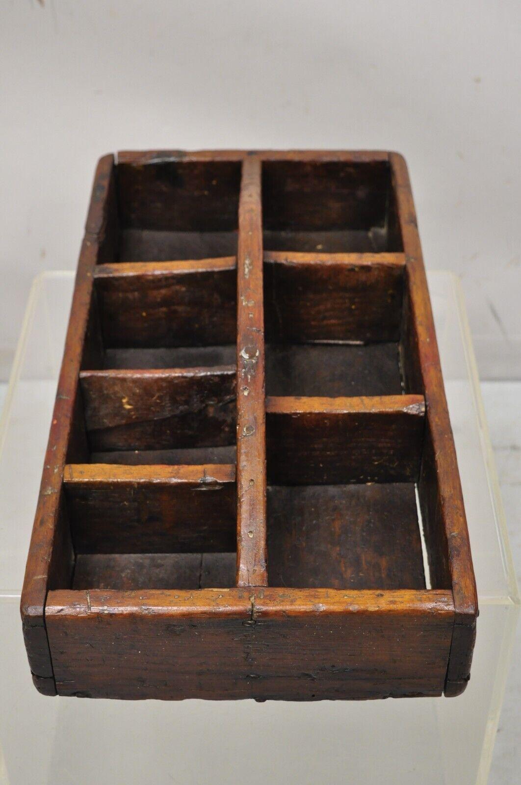 Antique French Provincial Country Wooden Storage Caddy Tool Box Desk Organizer en Bueno estado para la venta en Philadelphia, PA