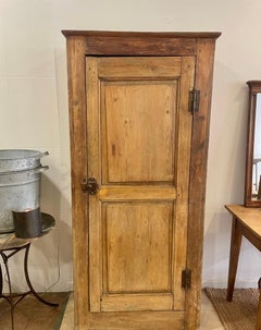 Armoire provinciale française ancienne
