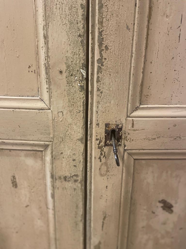 Credenza antica di provincia francese In condizioni buone in vendita a L'AMETLLA DE MAR, ES