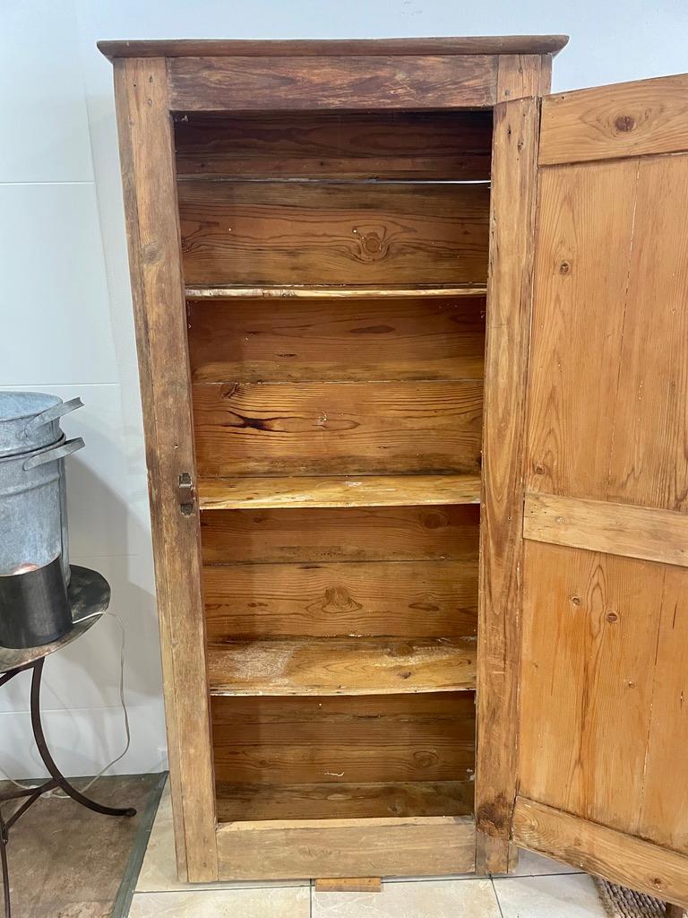 20ième siècle Armoire provinciale française ancienne en vente