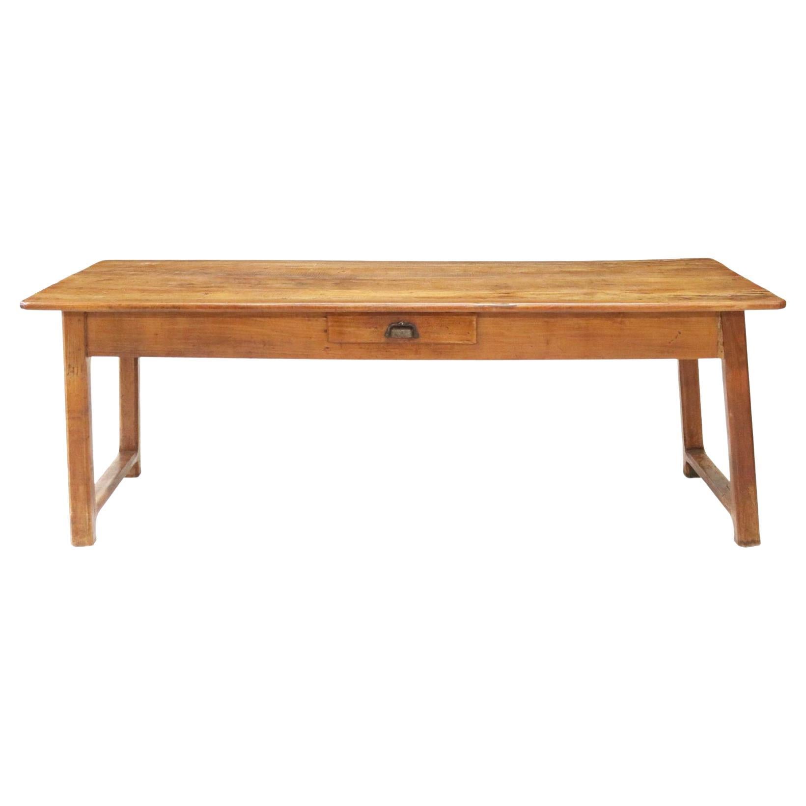 Ancienne table de ferme provinciale française en bois fruitier en vente