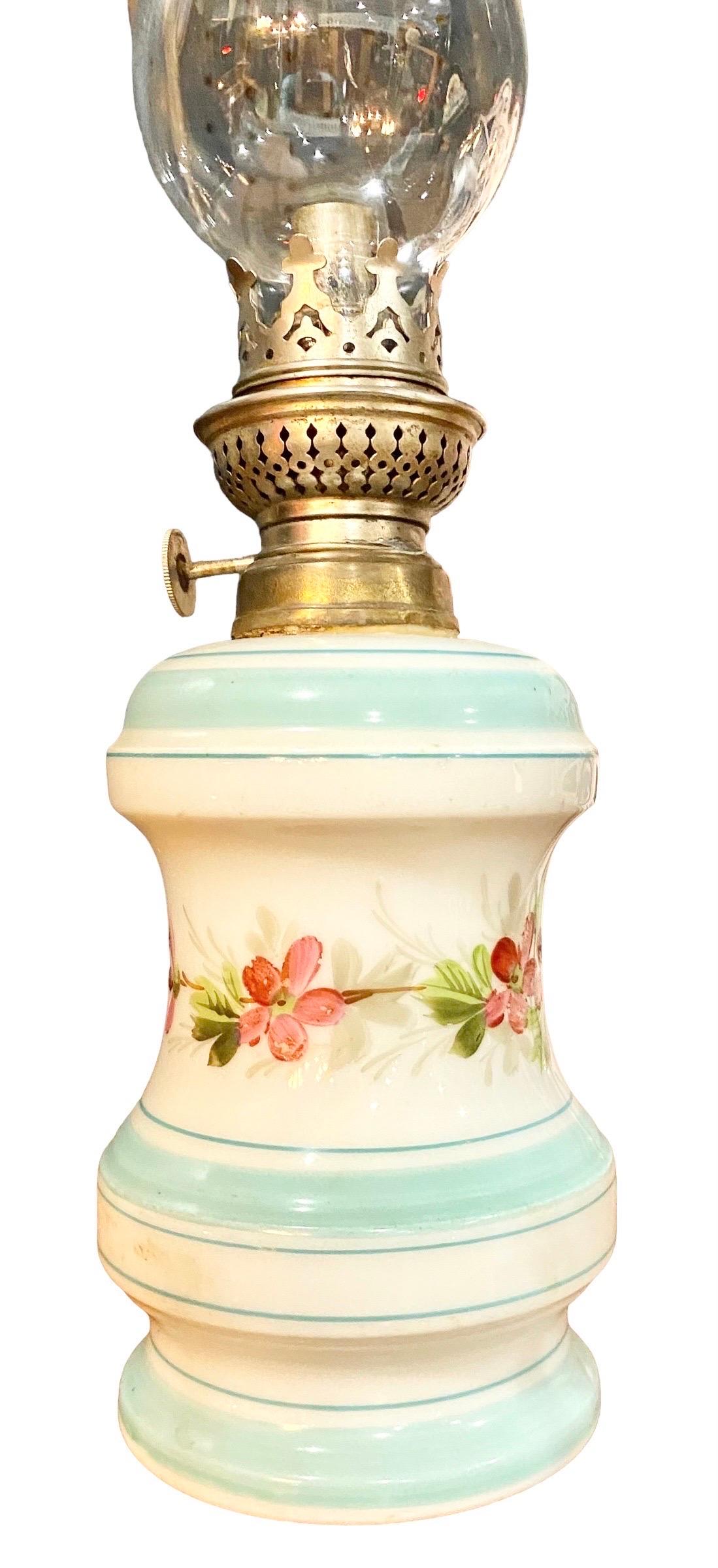 Antique French Provincial Hand Painted Faience Oil Lamp In Good Condition For Sale In New Orleans, LA