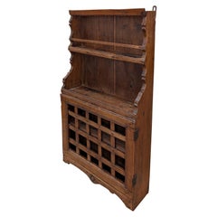 Antique French Provincial Hängeschränkchen