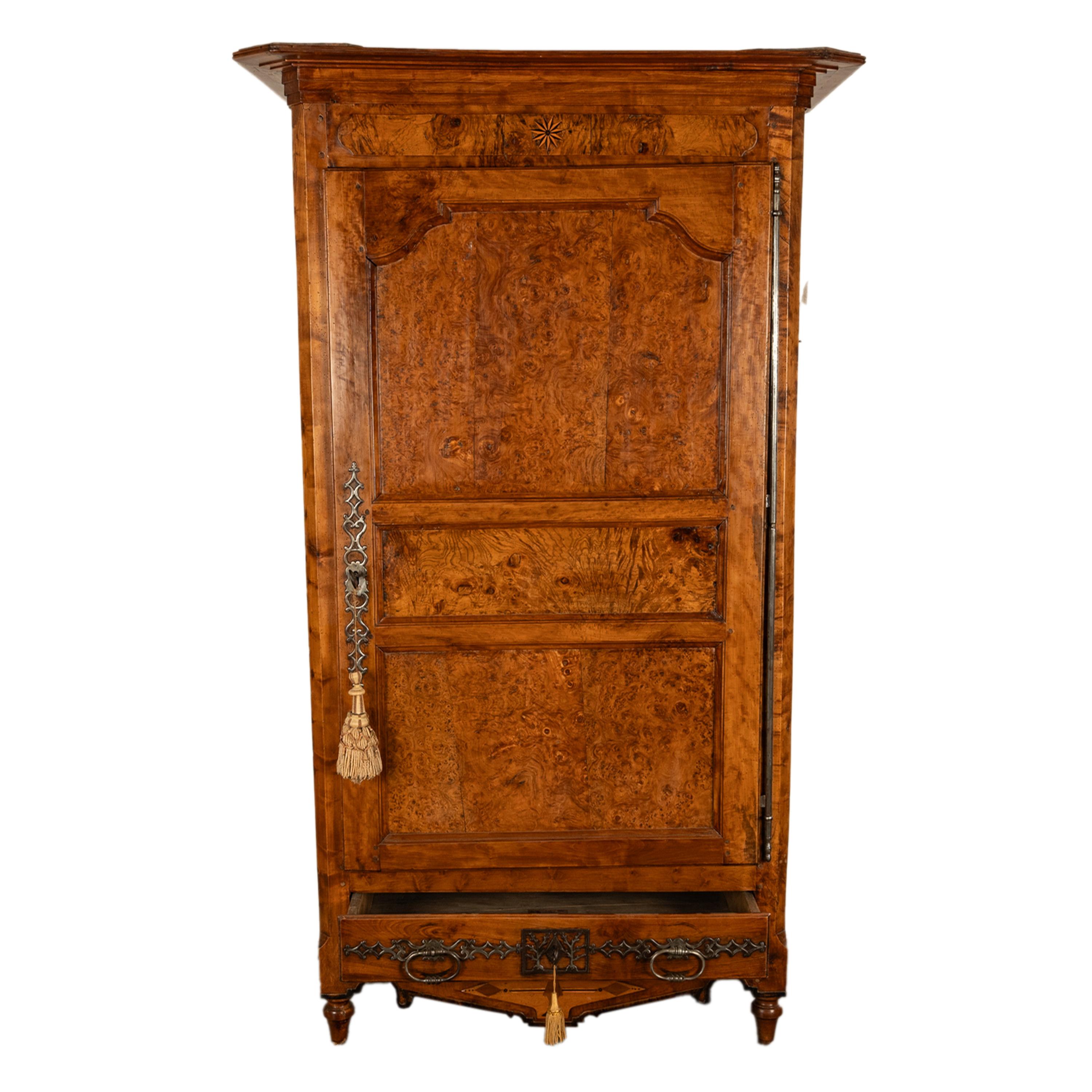 Marqueterie Antique French Provincial Inlaid Burl Chestnut Wardrobe Armoire Bonnetiere 1750 in vendita