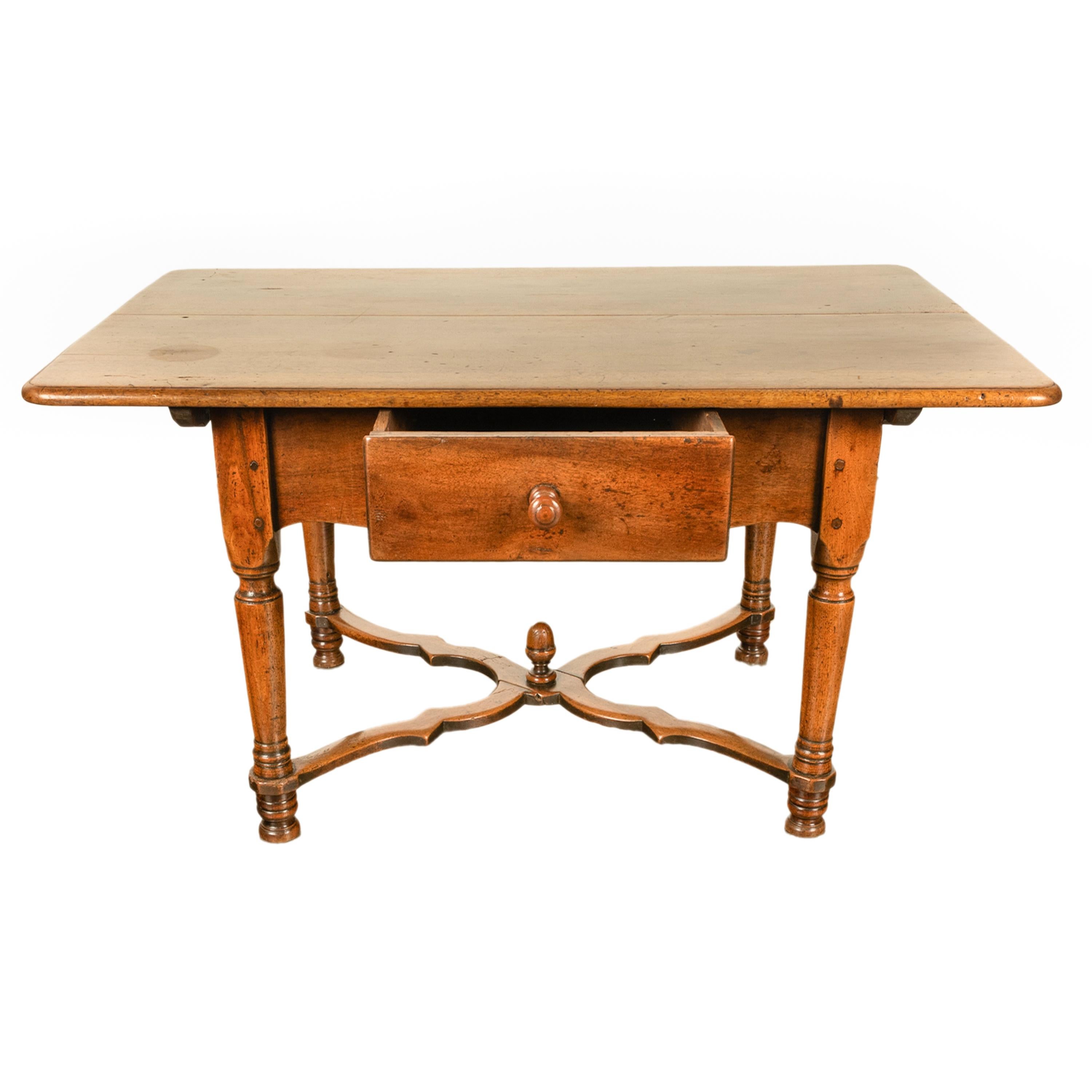 Ancienne table de salle à manger fermière Louis XIII en noyer 1820 en vente 4