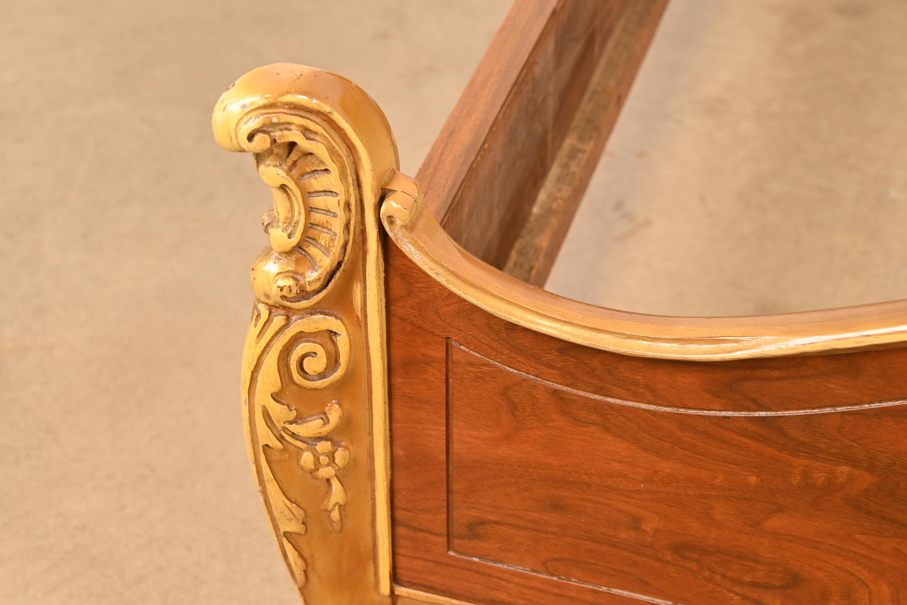 Antique French Provincial Louis XV Burled Walnut and Parcel Painted Twin Beds (Camas gemelas) 3
