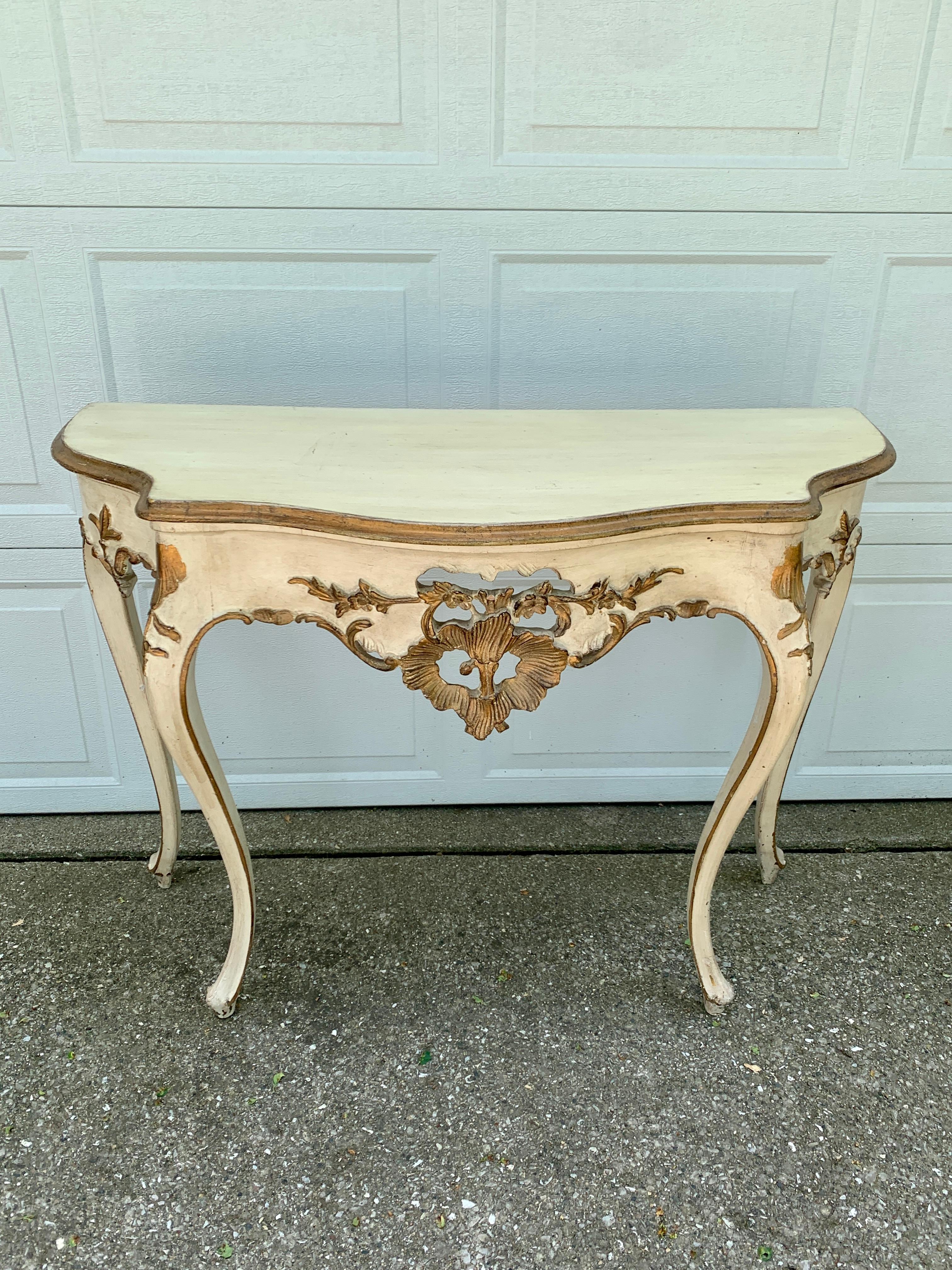 Antique French Provincial Louis XV Console Table In Good Condition In Elkhart, IN