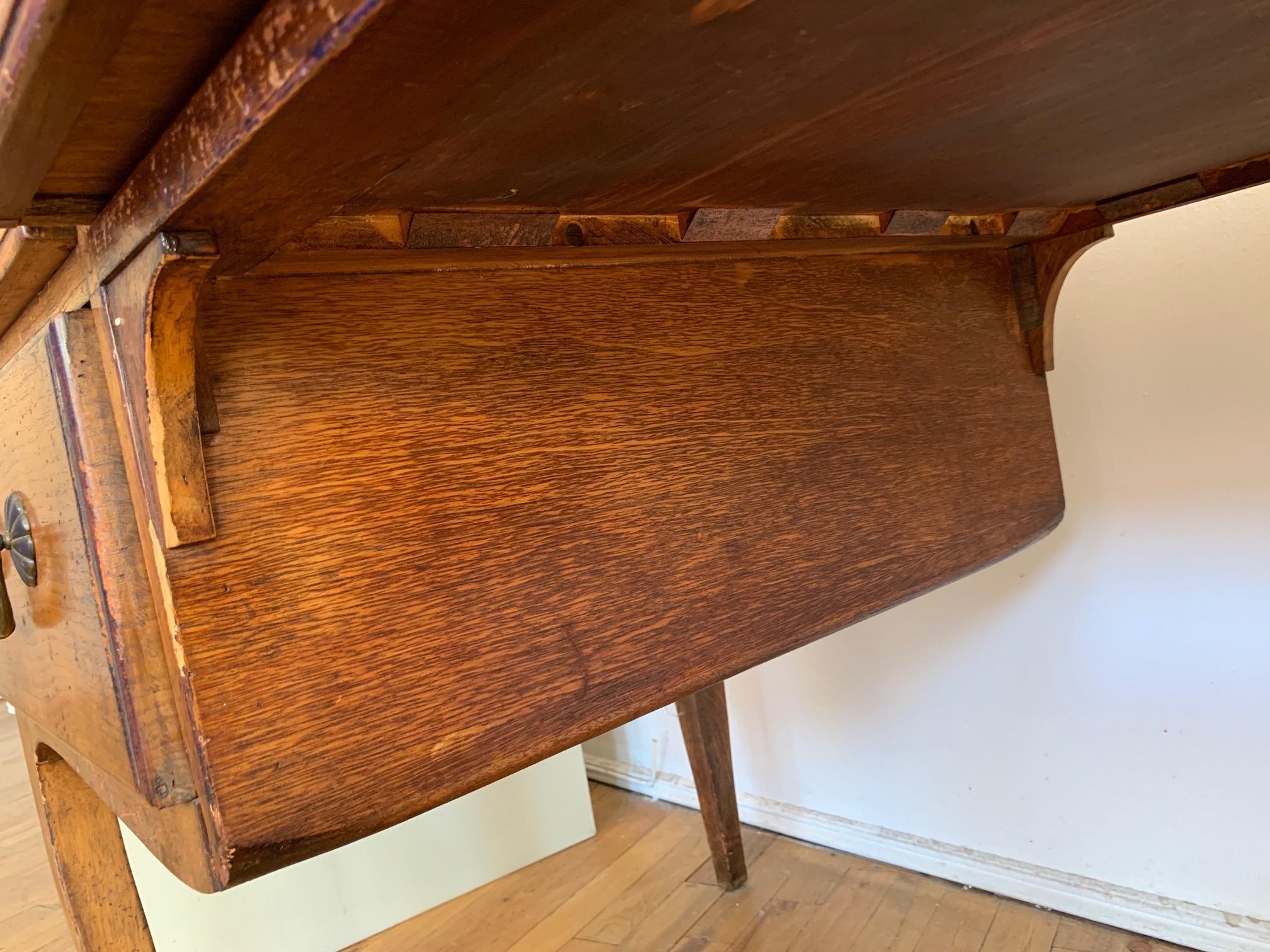 Wood Antique French Provincial Louis XV Style Desk