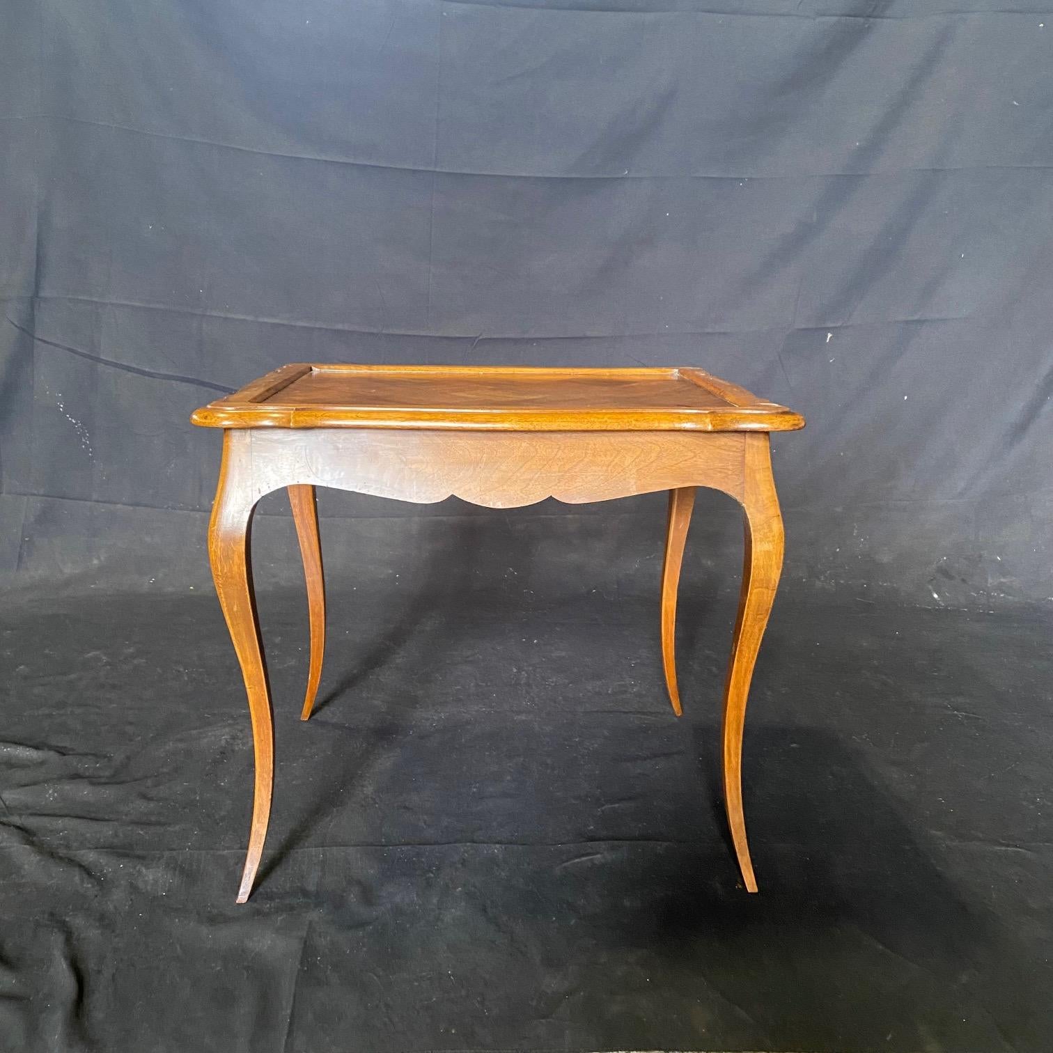 Antique French Provincial Louis XV Walnut Side Table with Rimmed Parquet Top In Good Condition For Sale In Hopewell, NJ
