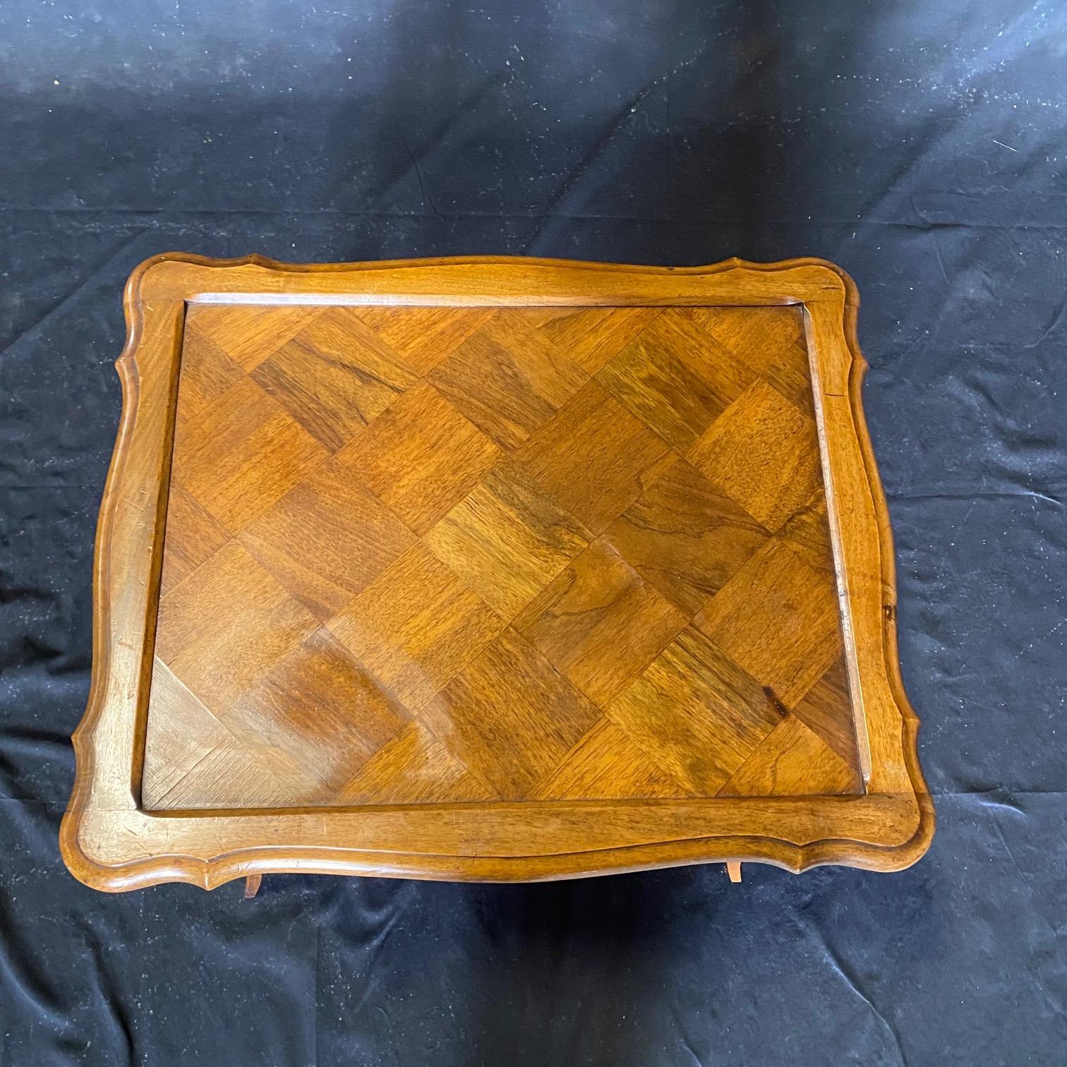 Antique French Provincial Louis XV Walnut Side Table with Rimmed Parquet Top For Sale 2