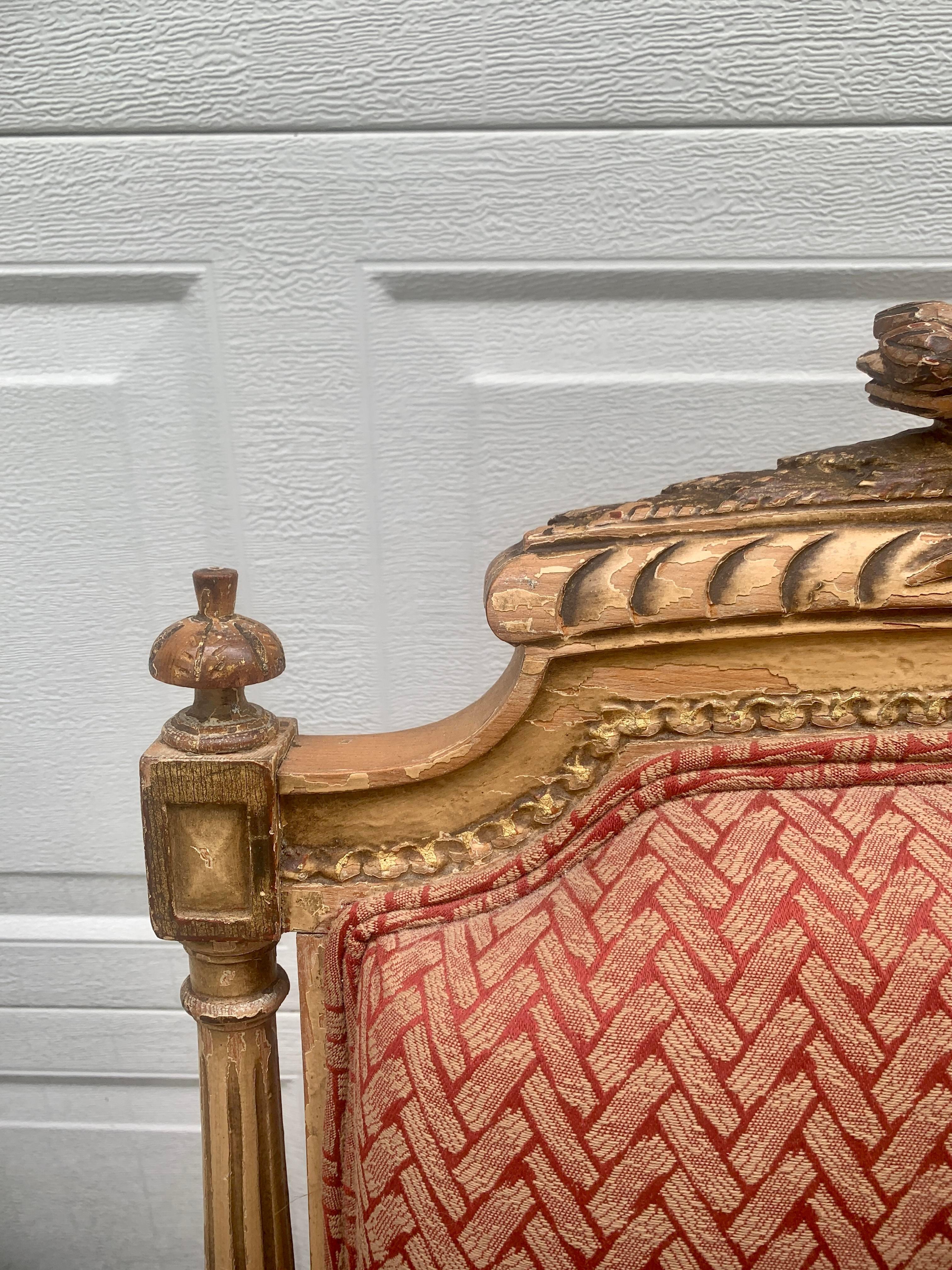 Antike französische Provence-Sessel im Louis-XVI-Stil, Paar (Geschnitzt) im Angebot