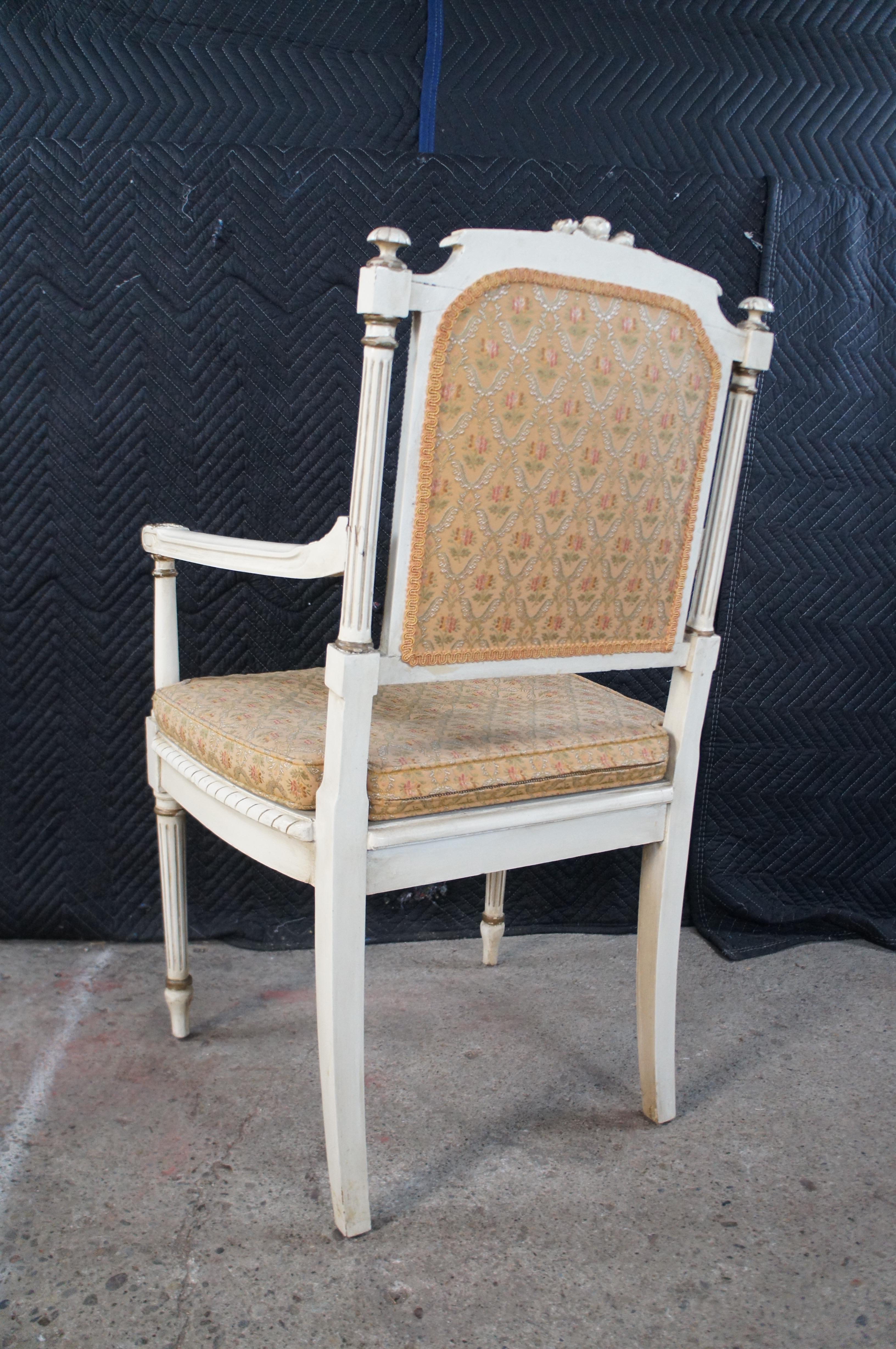 Antique French Provincial Louis XVI Sillón neoclásico tallado en venta 5