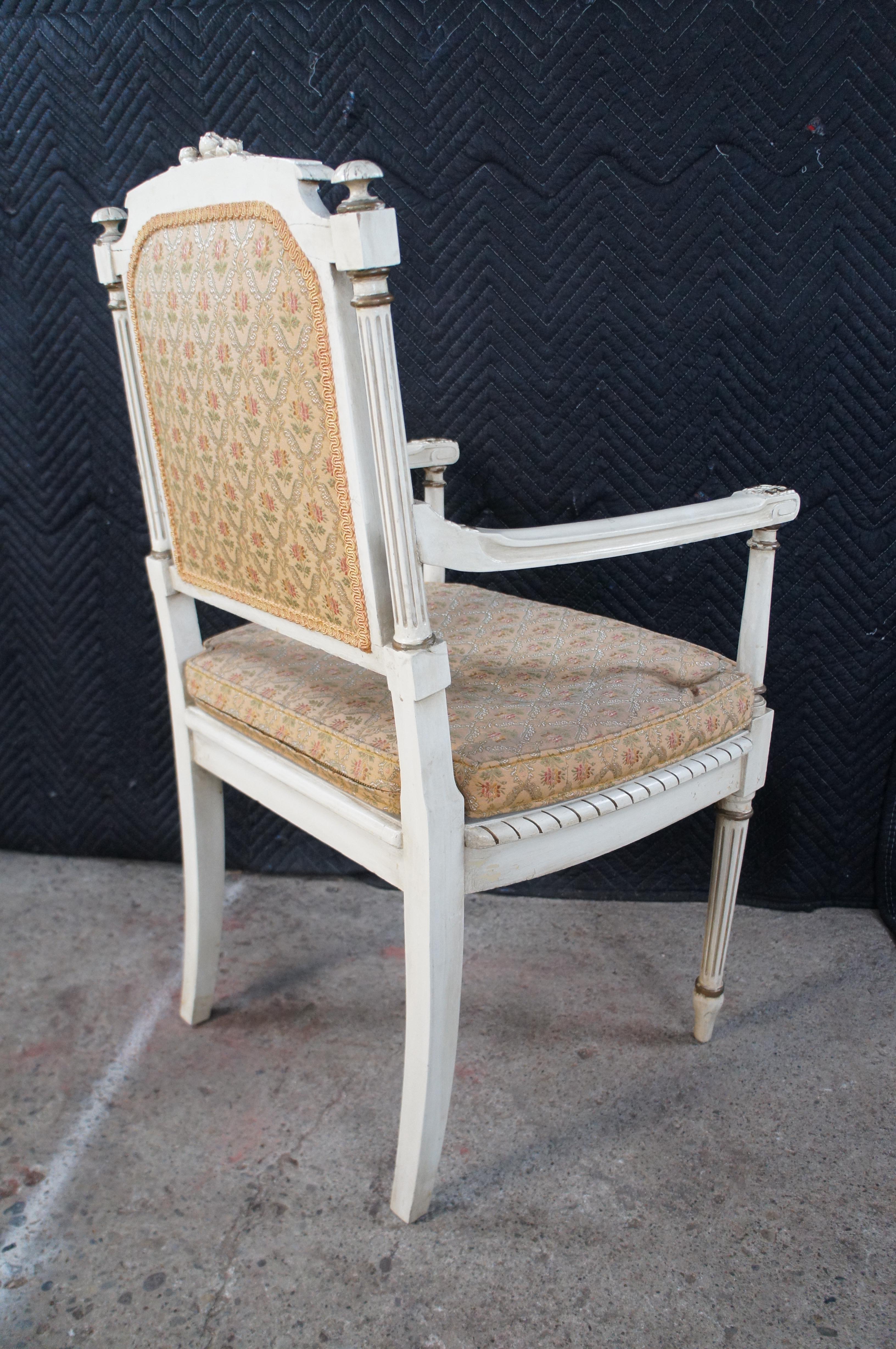 Antique French Provincial Louis XVI Sillón neoclásico tallado en venta 6