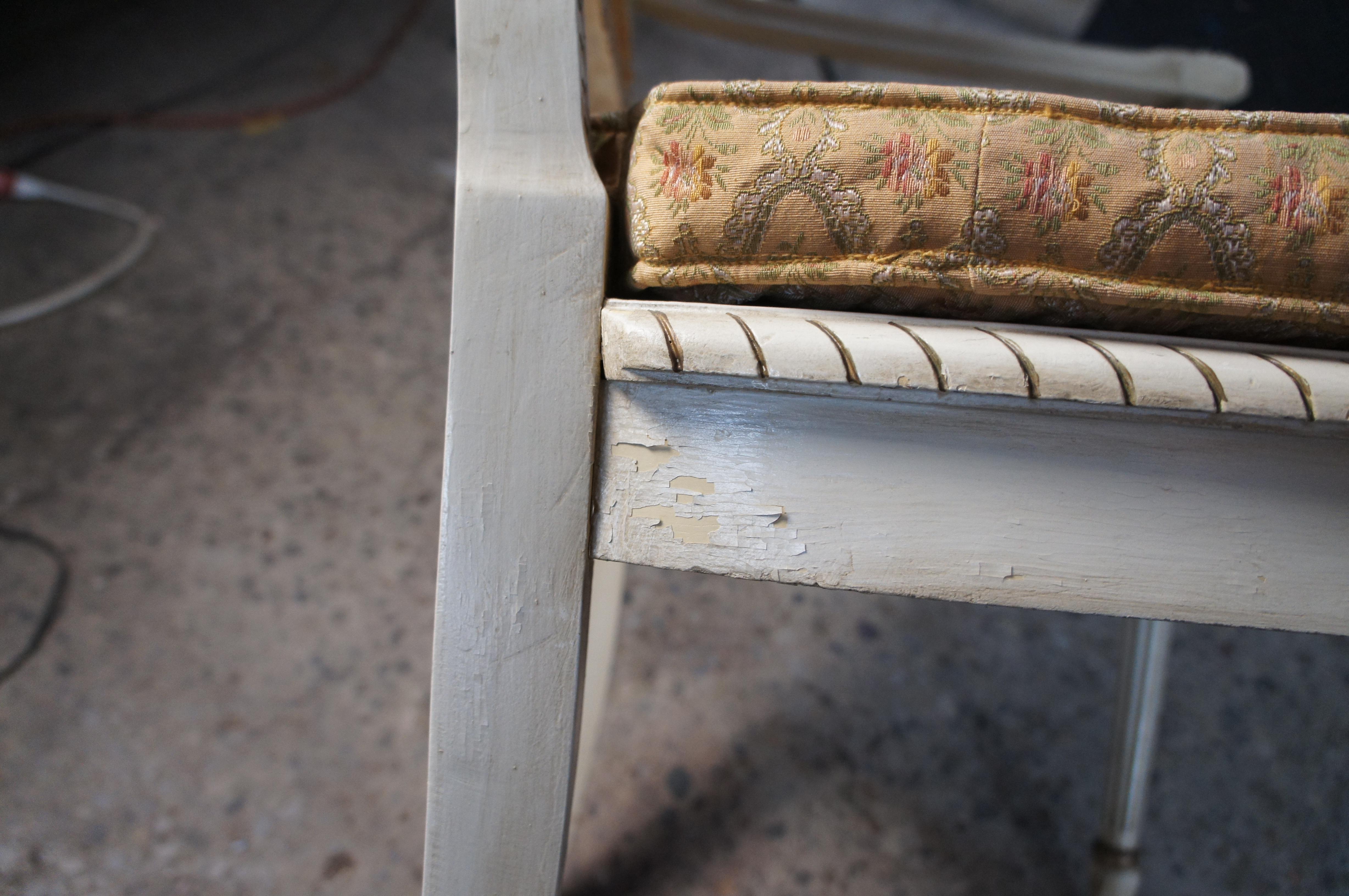 Antique French Provincial Louis XVI Sillón neoclásico tallado en venta 9