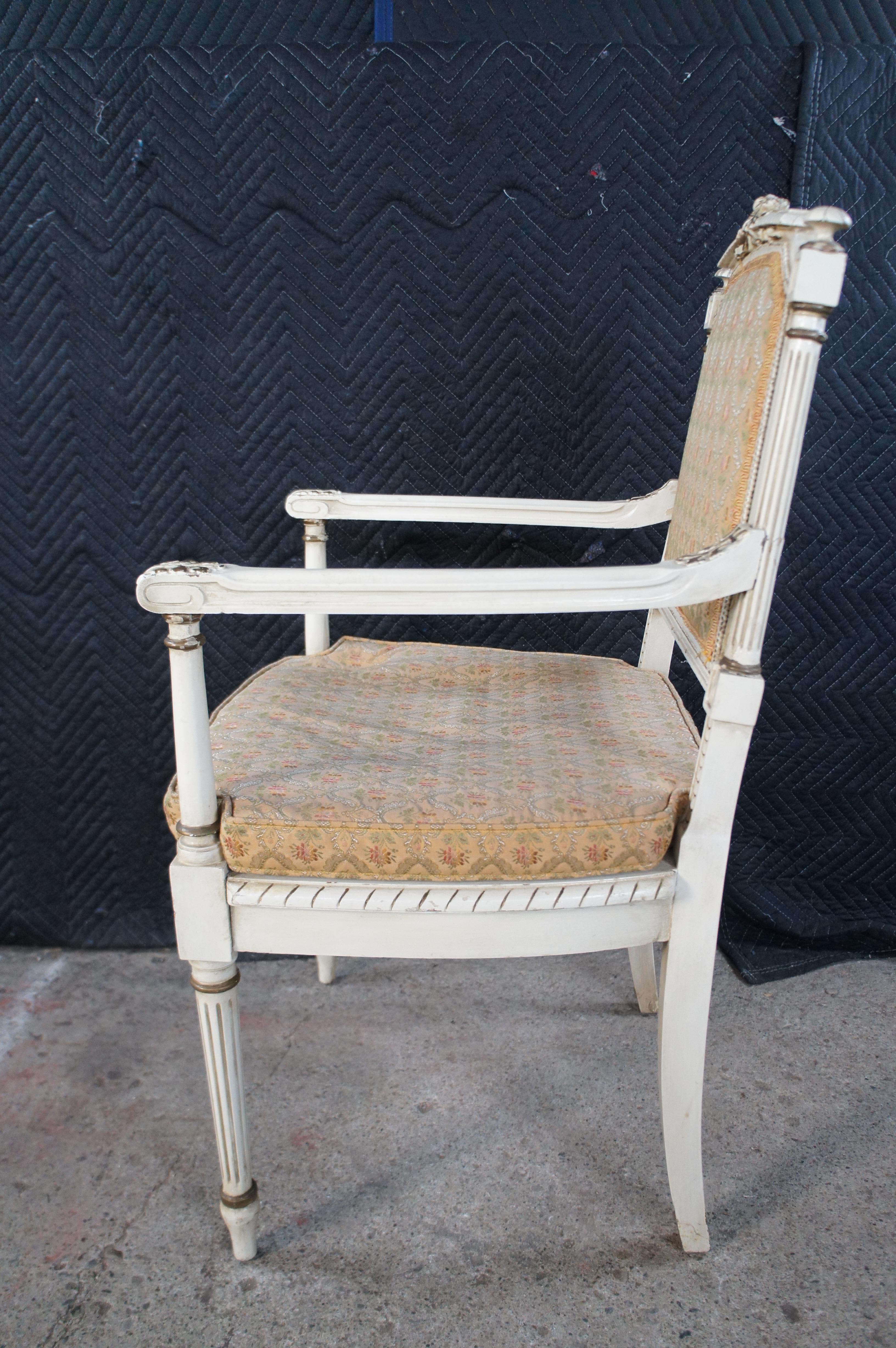 Antique French Provincial Louis XVI Sillón neoclásico tallado en venta 3
