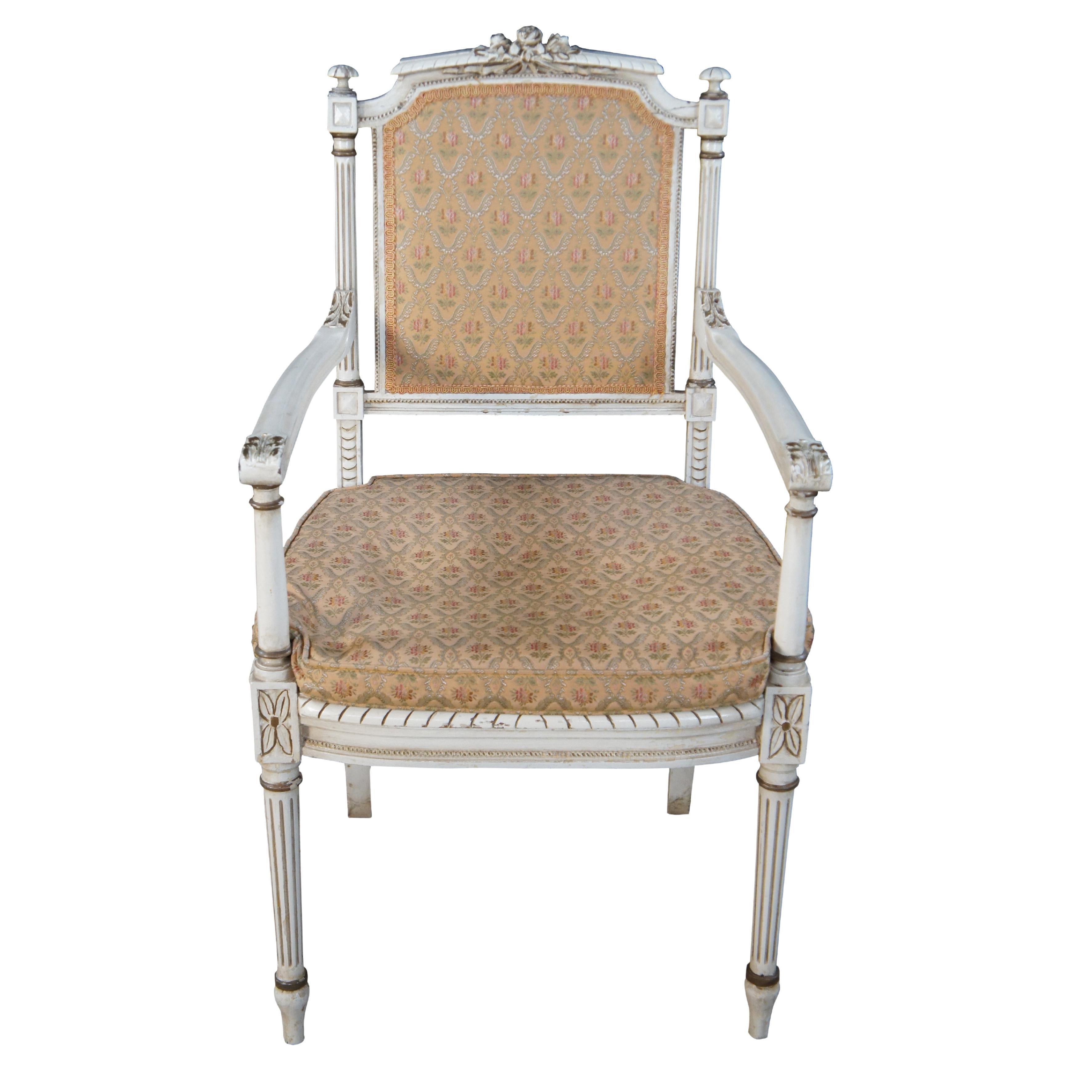 Antique French Provincial Louis XVI Sillón neoclásico tallado en venta