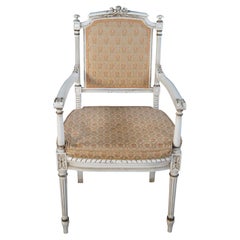 Antique French Provincial Louis XVI Sillón neoclásico tallado