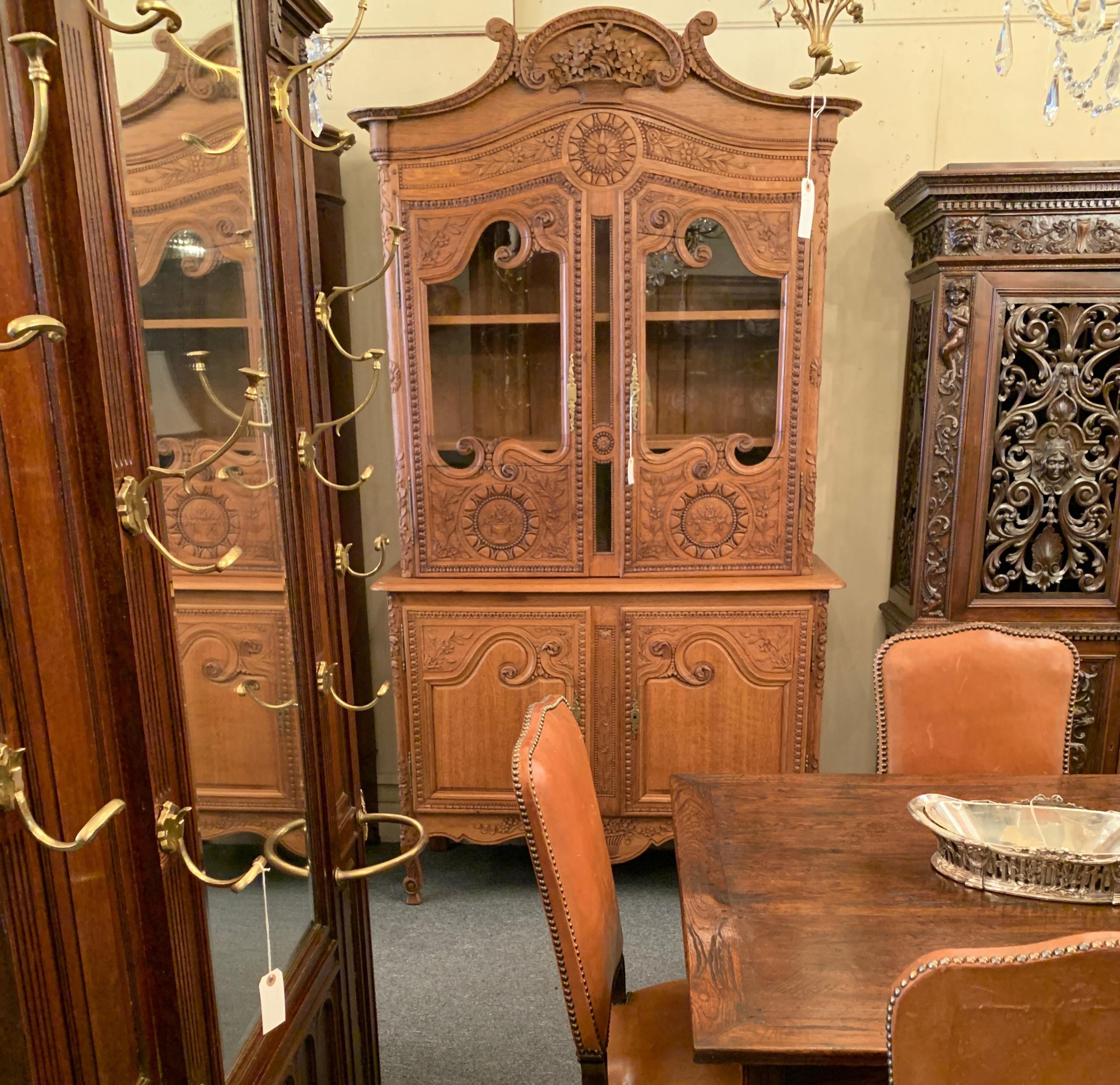 Antikes französisches Provinz-Eiche „Buffet En Deux Corps“ oder 2-teiliges Buffet, ca. 1890 (Eichenholz) im Angebot