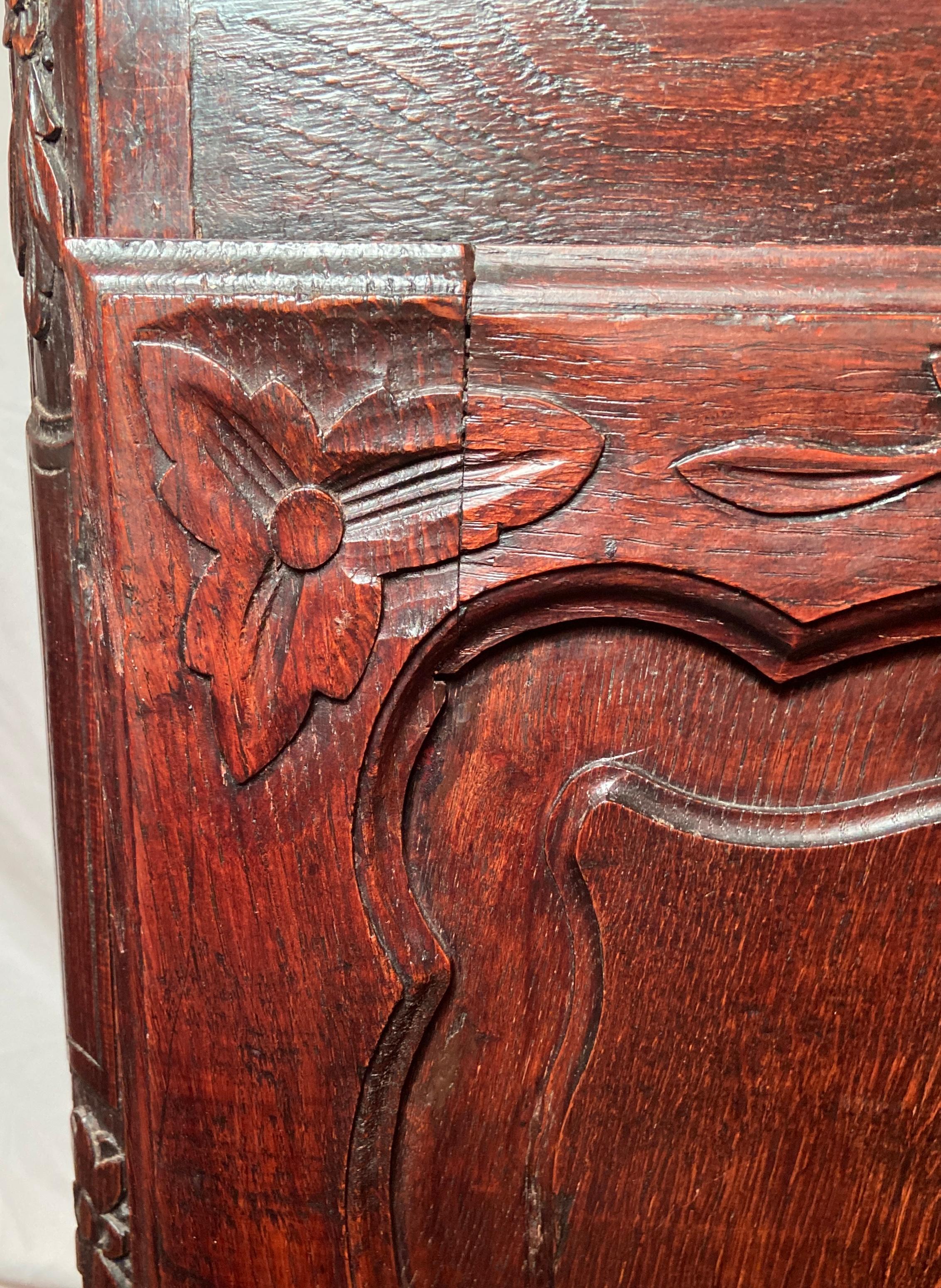 Antique French Provincial Oak Dresser, Circa 1860 For Sale 1