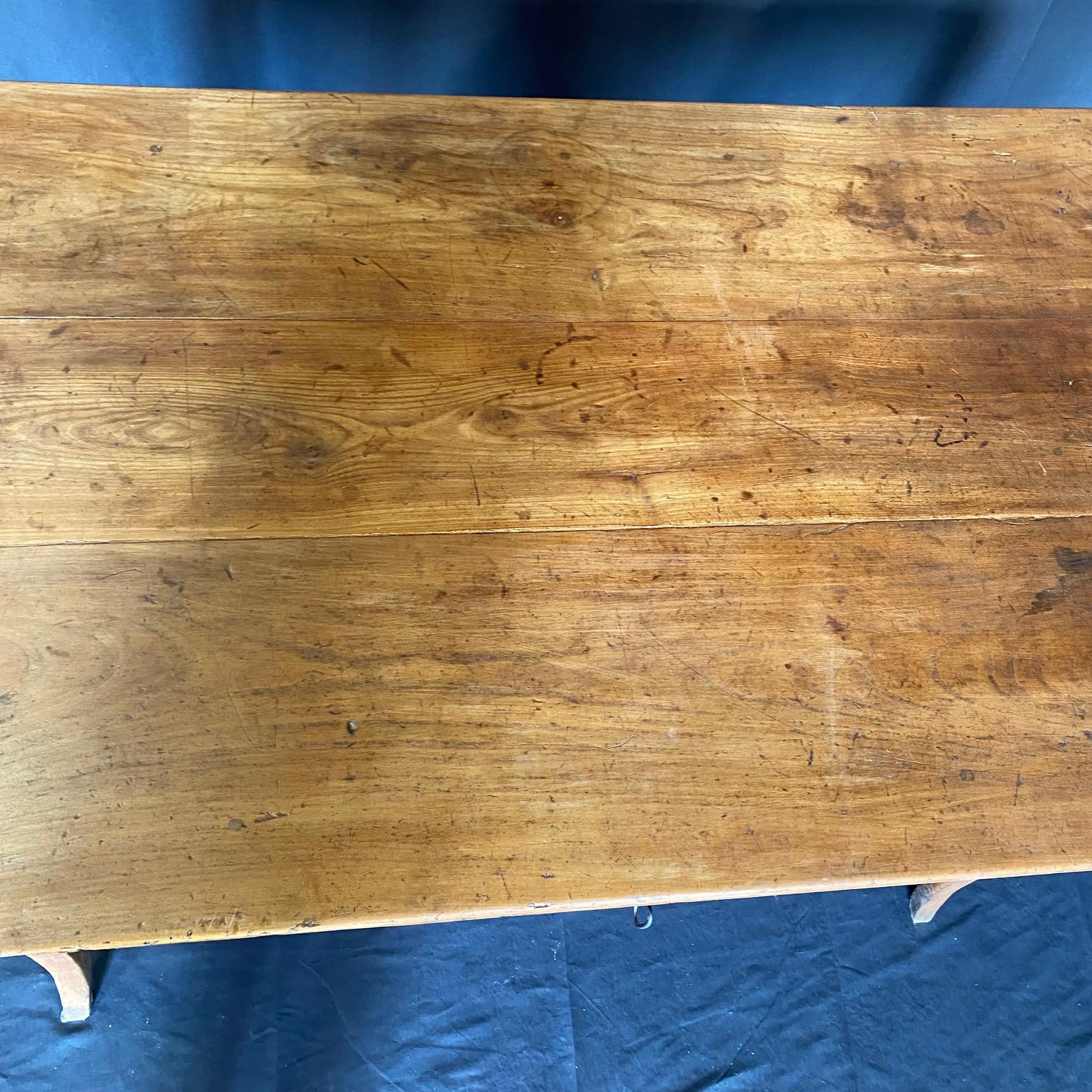 Antique French Provincial Primitive Farmhouse Country Pine Dining Table or Desk In Good Condition In Hopewell, NJ