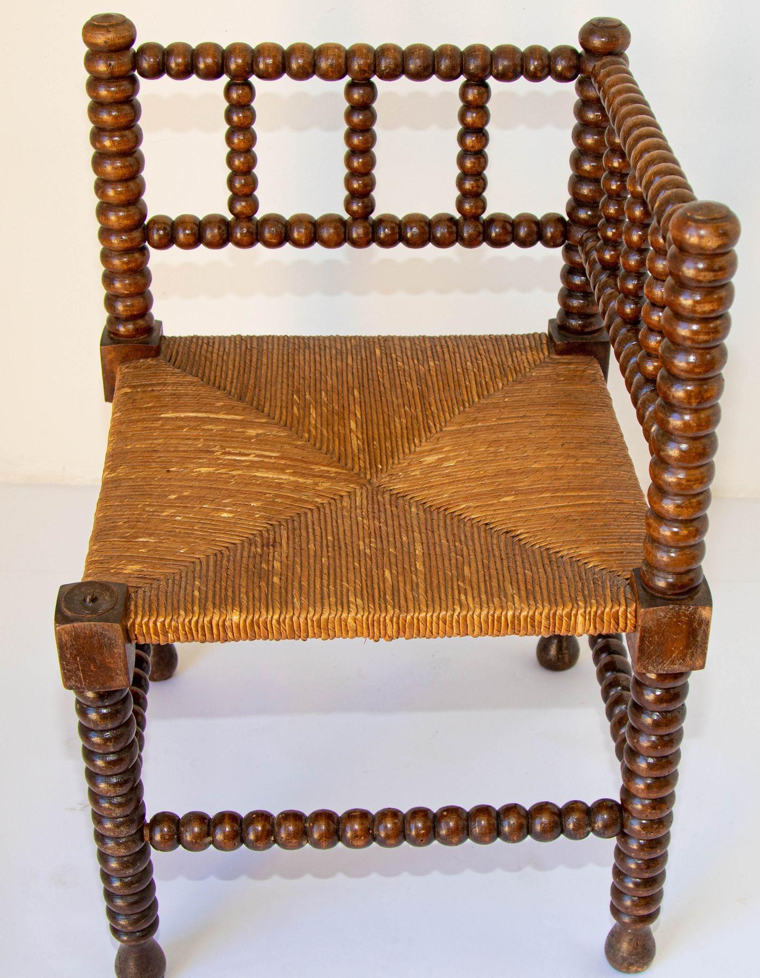 Antique French Provincial Rush Corner Chair Carved Oak 19th C. For Sale 10