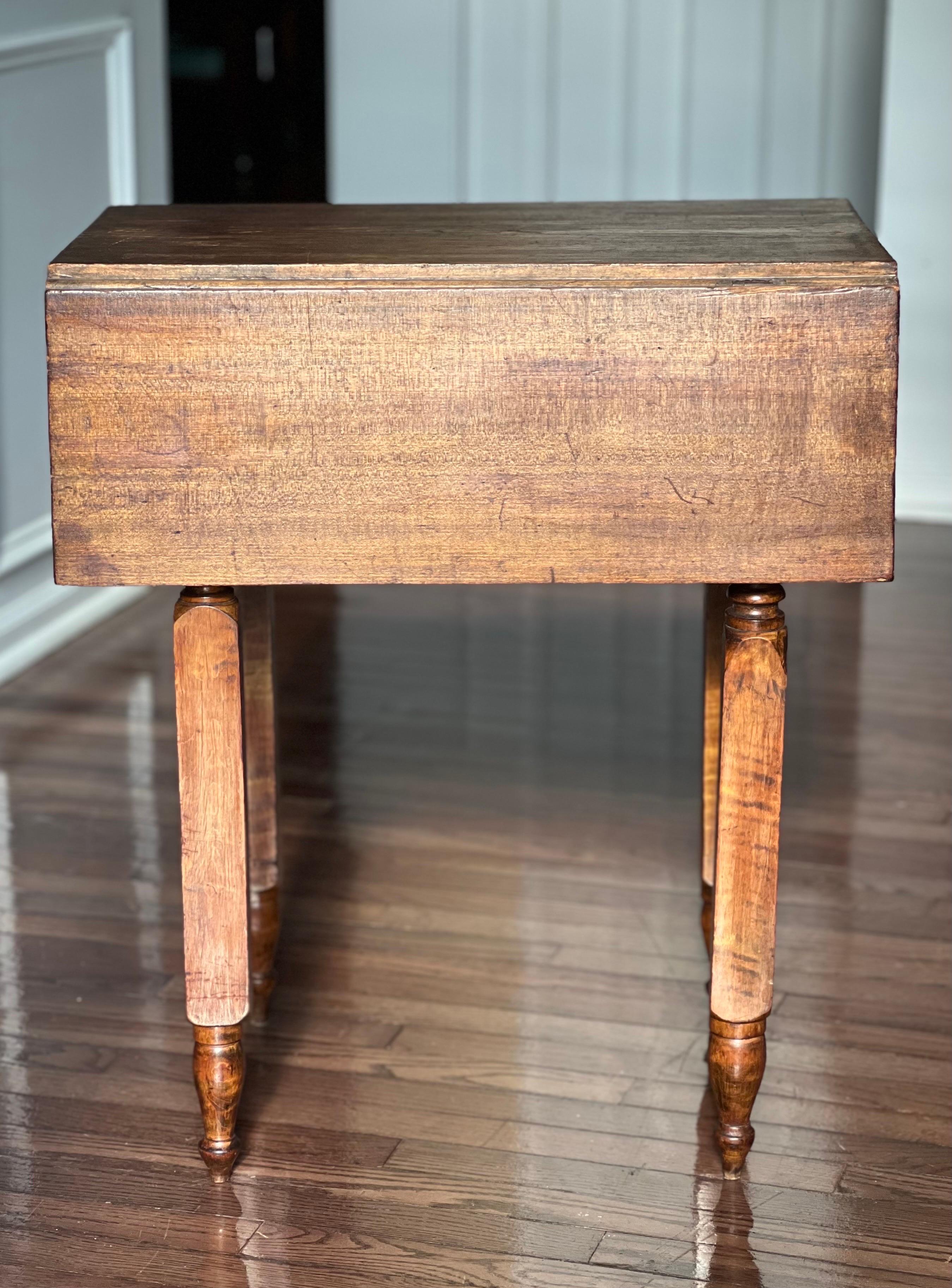 Antique French Provincial Rustic Walnut Drop-Leaf Farmhouse Table For Sale 1