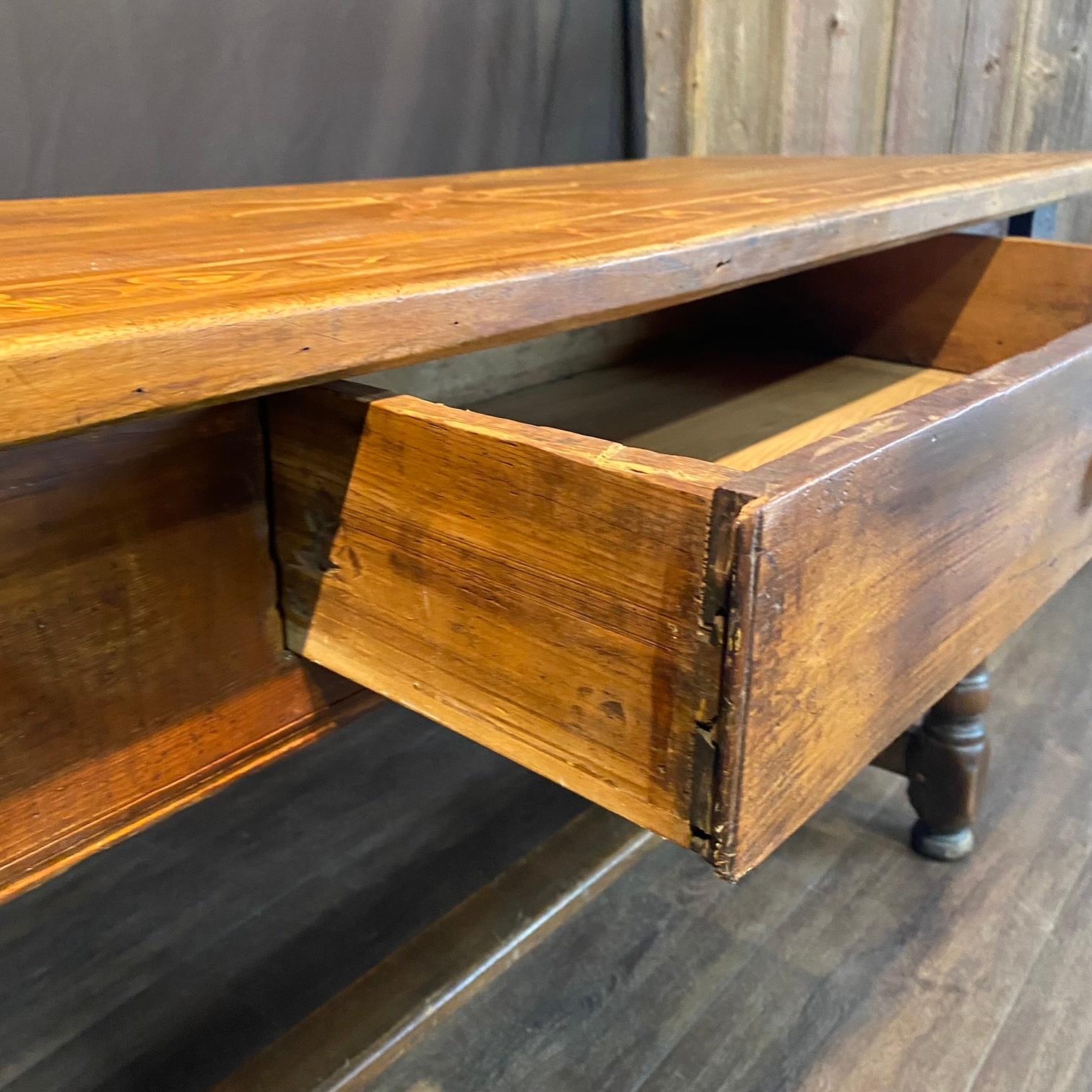 Antique French Provincial Side Table, Console or Sofa Table In condizioni buone in vendita a Hopewell, NJ