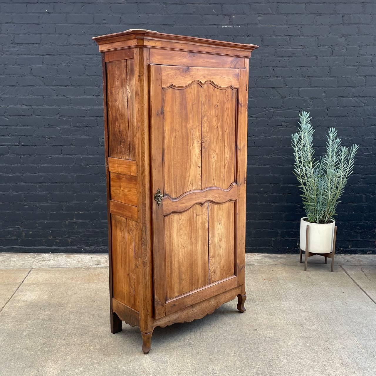 Antique French Provincial Solid Wood Armoire with Key

Country: France
Materials: Solid Wood
Style: French Provincial 
Year: 1910s

$3,895

Dimensions:
79”H x 43”W x 20”D.