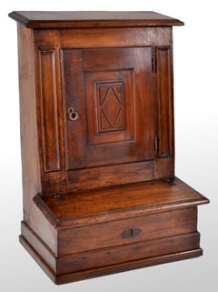 Antique French Provincial Walnut Louis XV Prie Dieu Oratoire Kneeler circa 1760