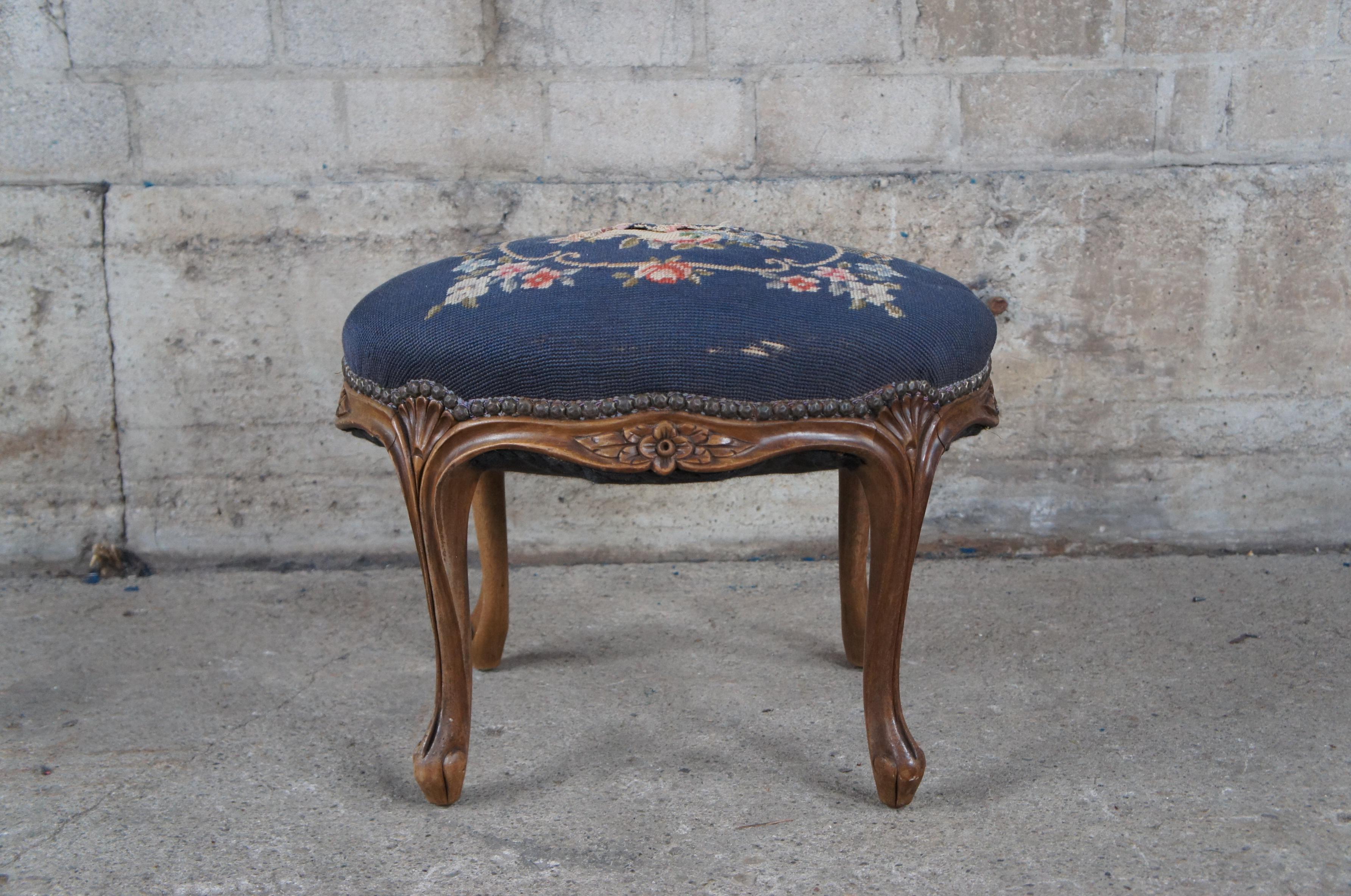 Antique French Provincial Walnut Needlepoint Stool Foot Rest Ottoman Seat In Good Condition In Dayton, OH