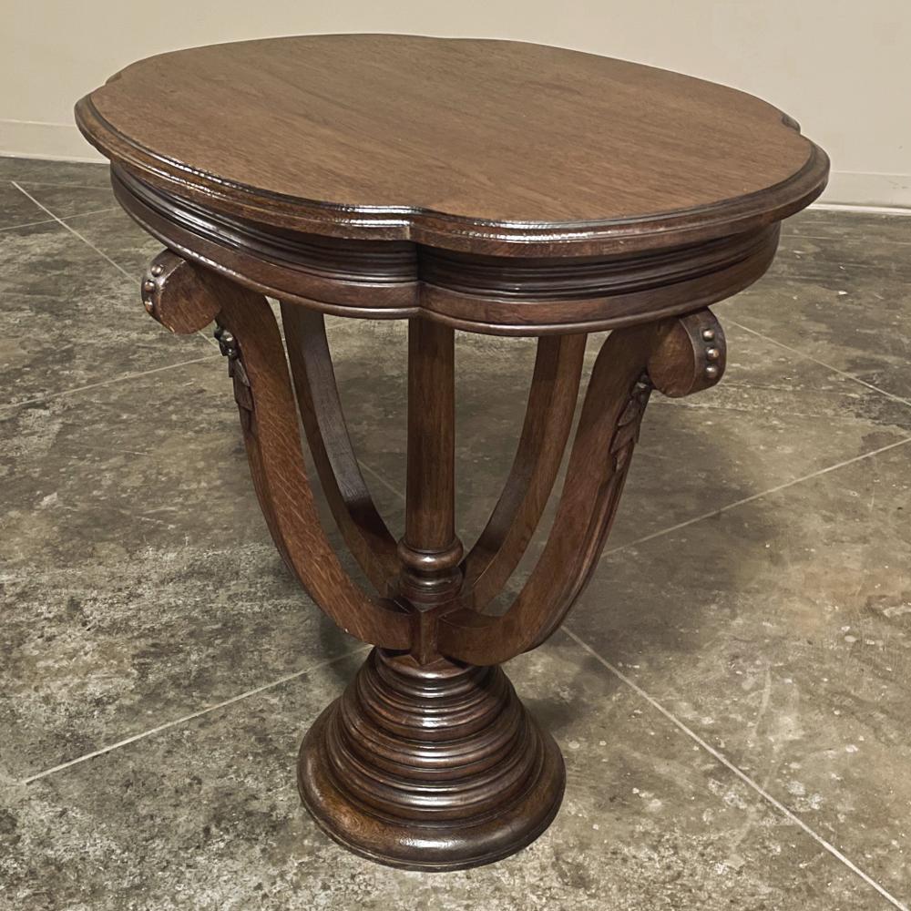 Antique French Quatrefoil Pedestal Table ~ End Table In Good Condition For Sale In Dallas, TX