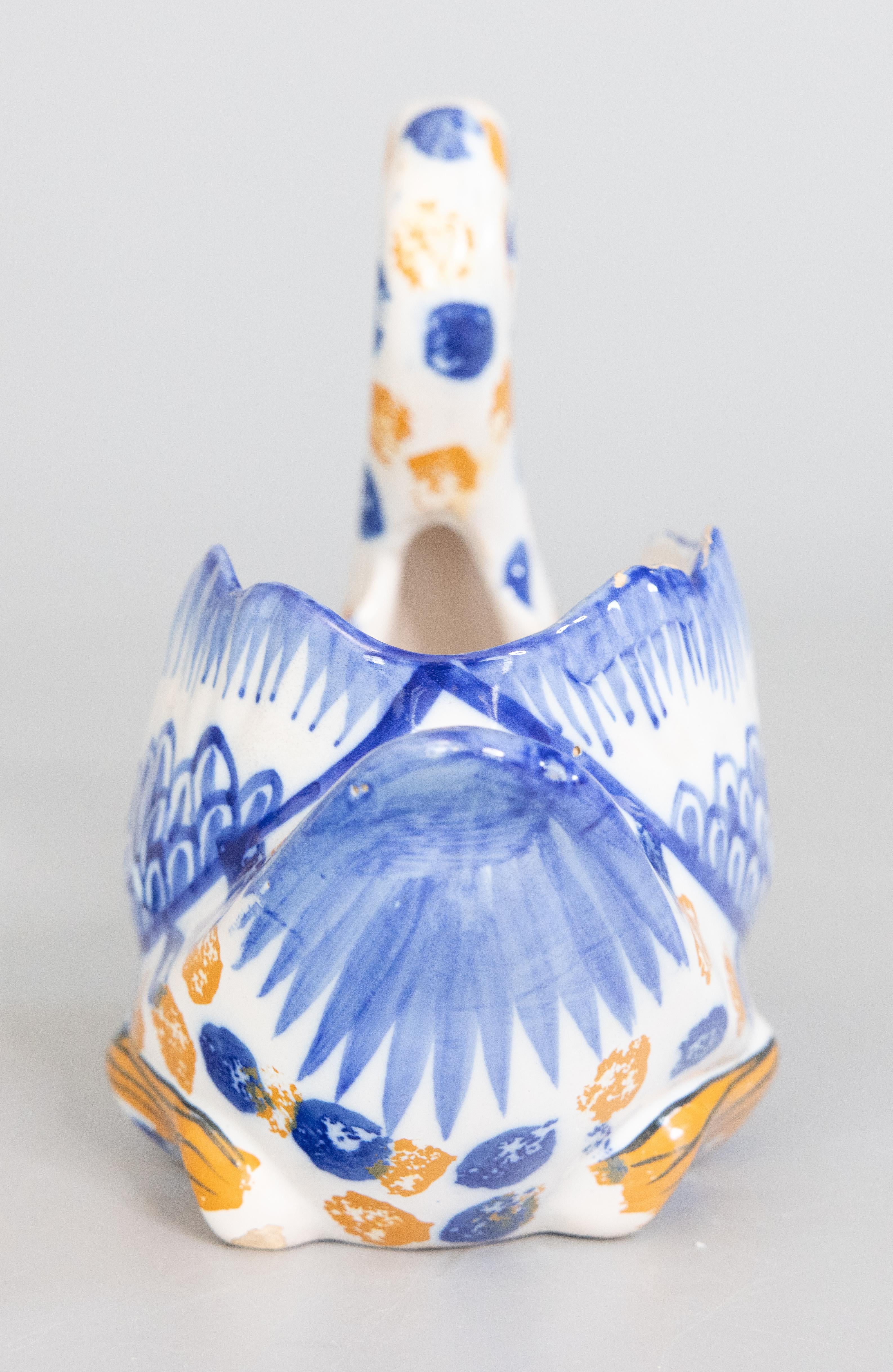 Antique French Quimper Faience Swan Jardiniere Cachepot Francés en venta