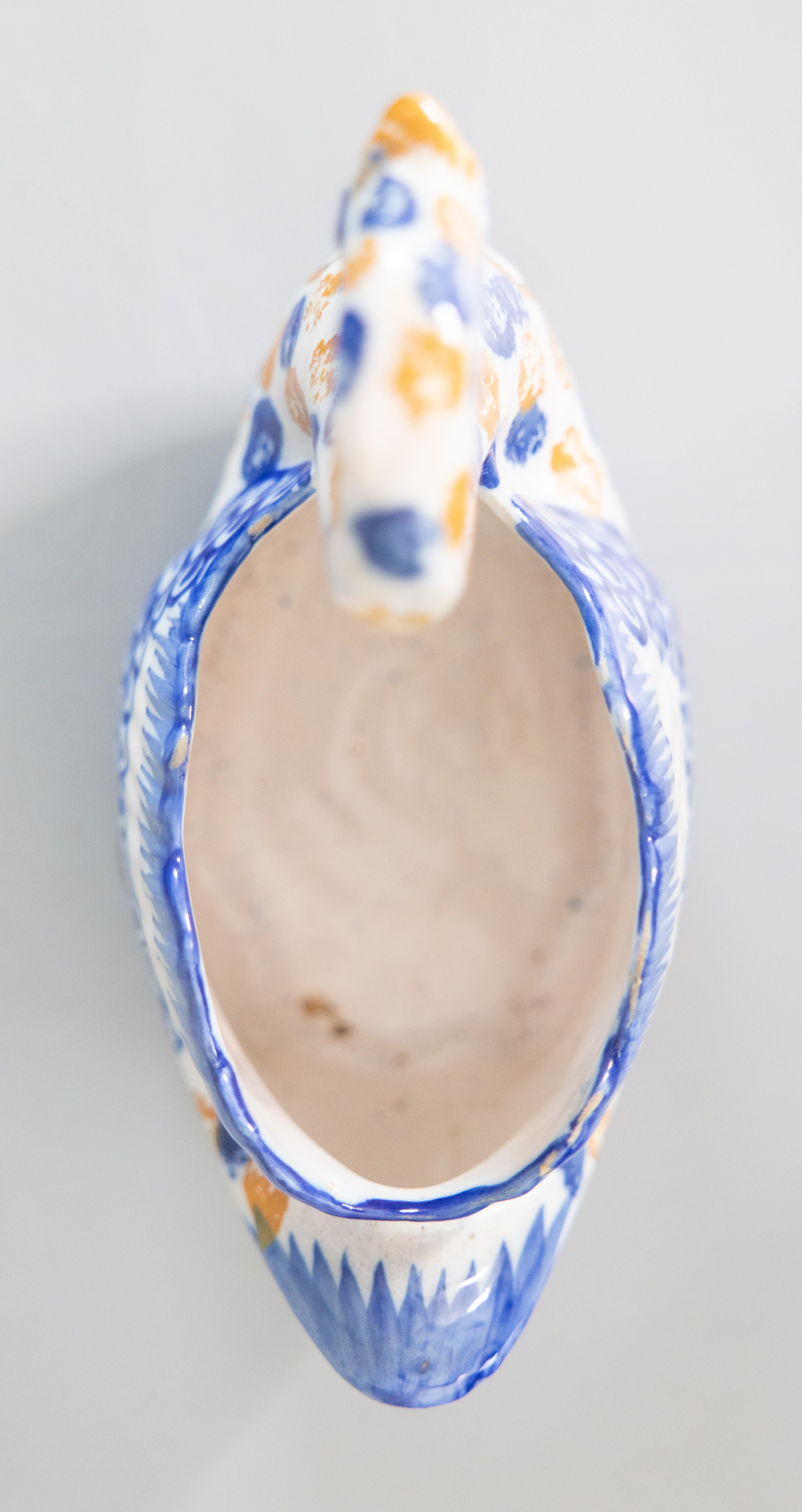Antique French Quimper Faience Swan Jardiniere Cachepot en Bueno estado para la venta en Pearland, TX