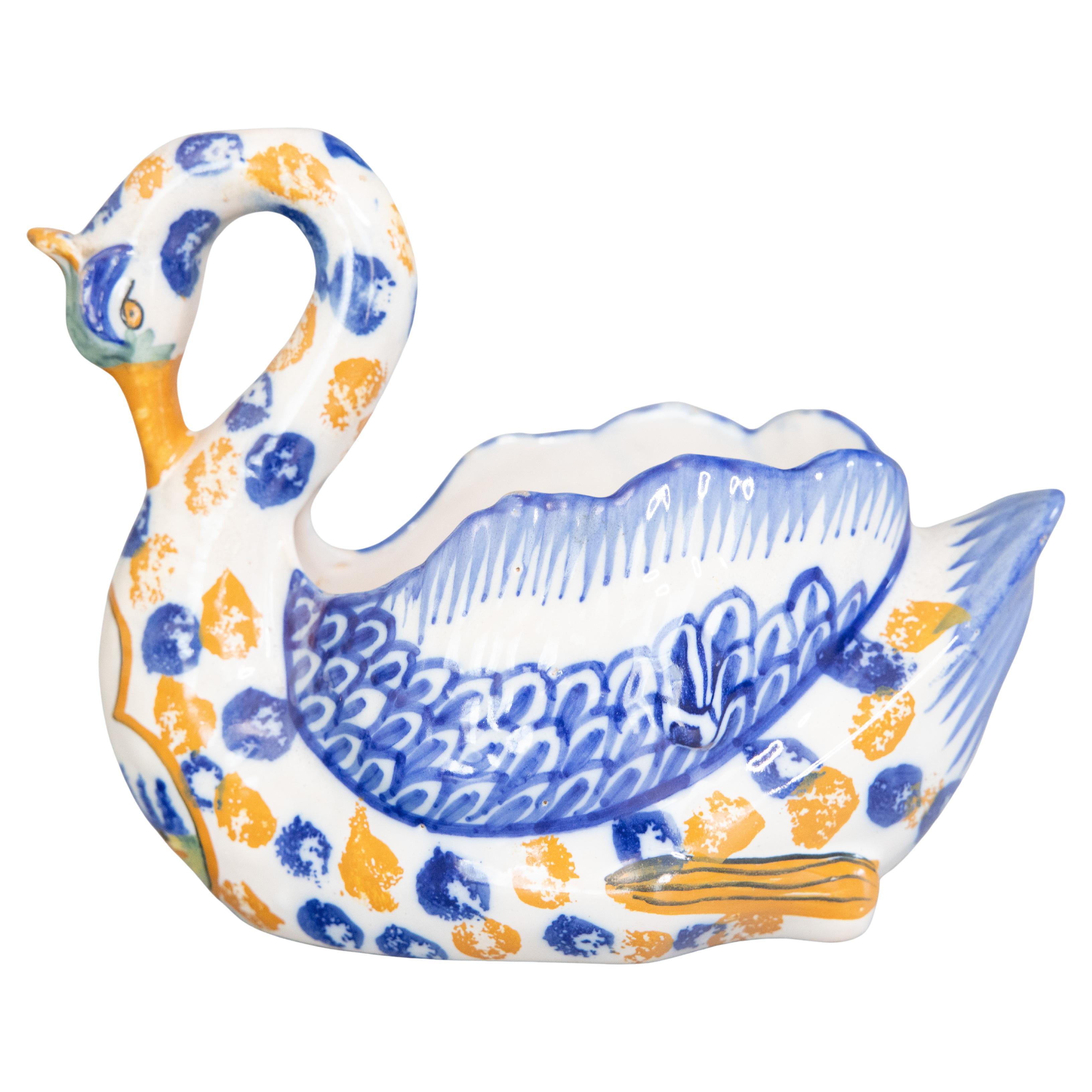 Antique French Quimper Faience Swan Jardiniere Cachepot en venta