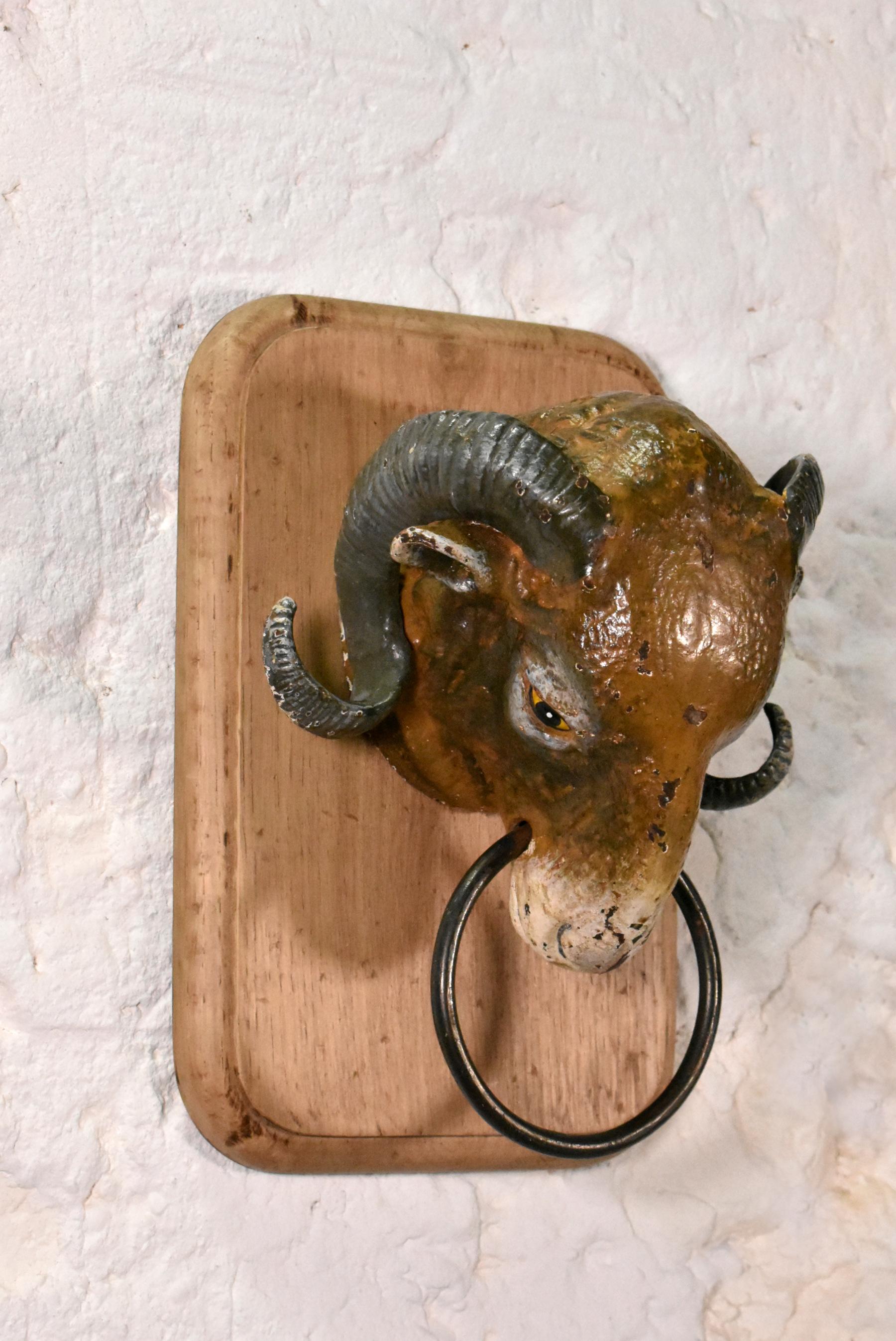 Antique French Ram's Head from Butcher's Shop (19C) In Good Condition For Sale In SAINTE-COLOMBE, FR