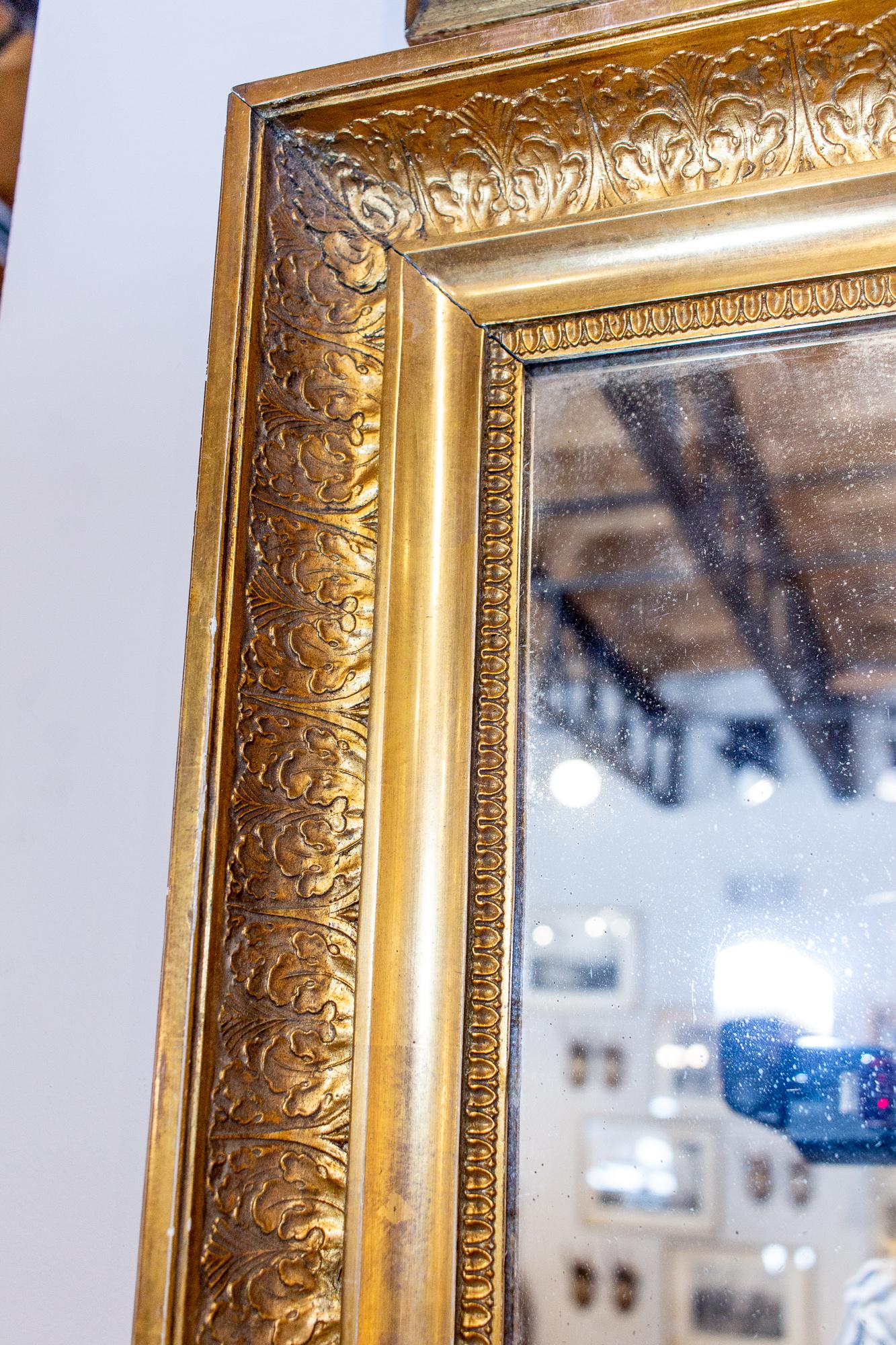 gilt frame mirror