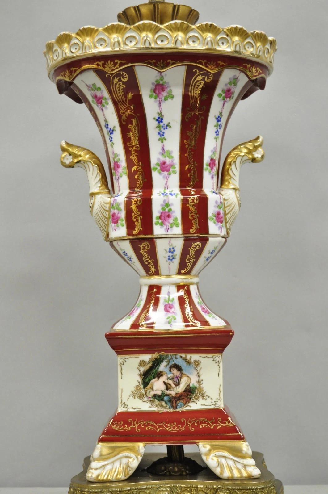 Lámpara de sobremesa antigua de porcelana roja francesa Style Paris en forma de urna de SGK China, Japón Otro en venta