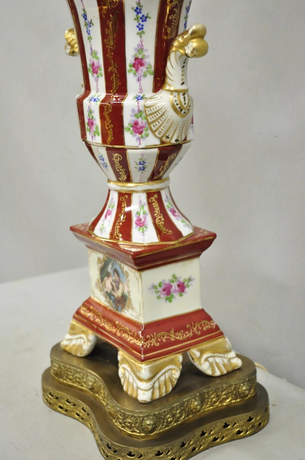 Lámpara de sobremesa antigua de porcelana roja francesa Style Paris en forma de urna de SGK China, Japón Porcelana en venta