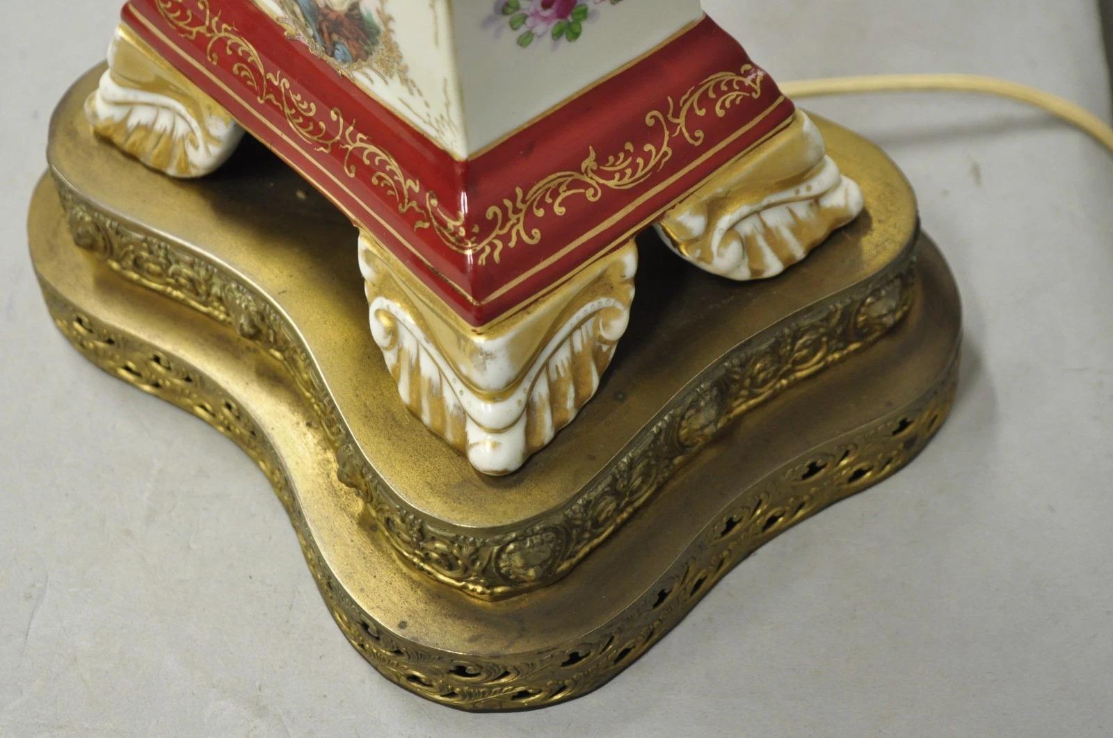 Lámpara de sobremesa antigua de porcelana roja francesa Style Paris en forma de urna de SGK China, Japón en venta 1
