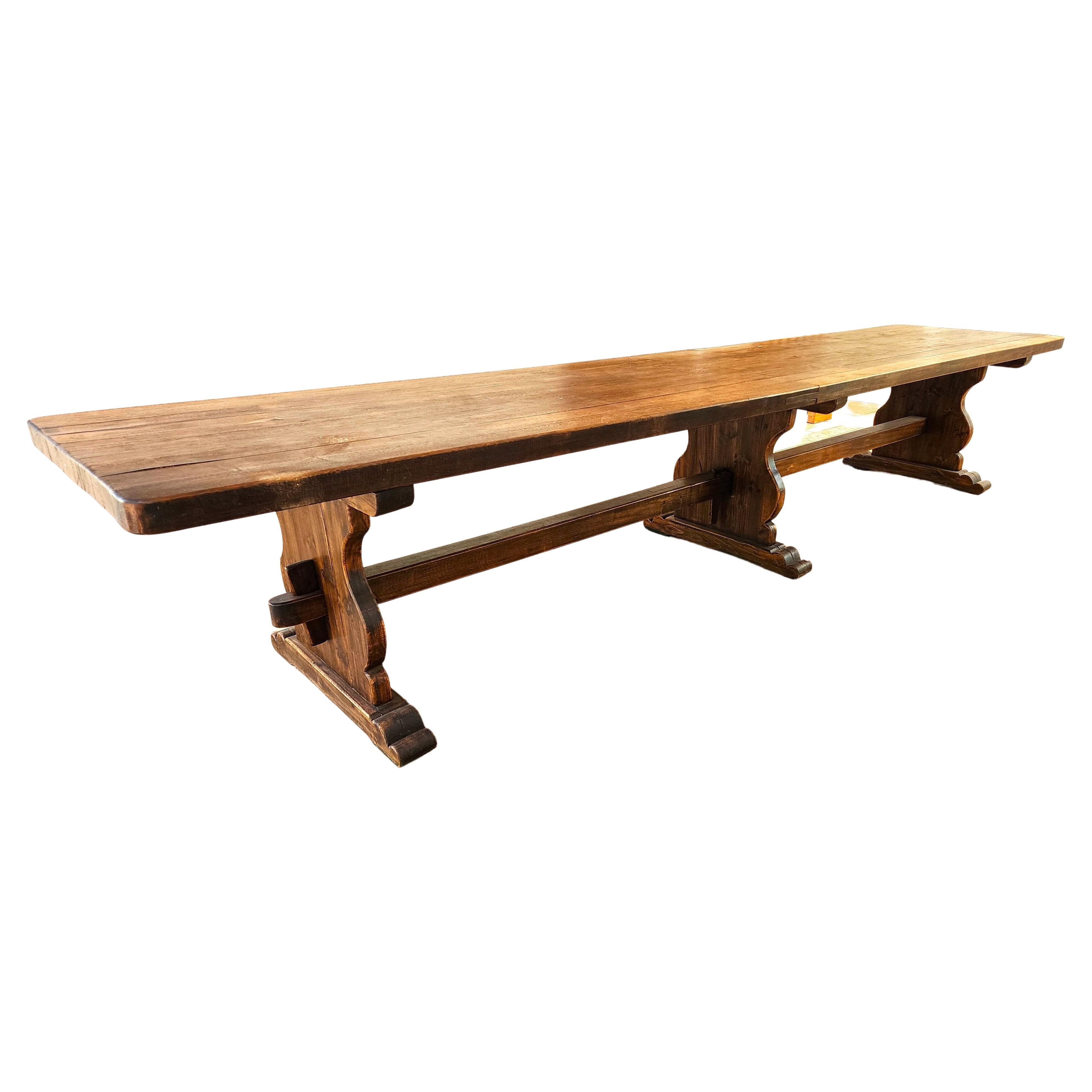 Ancienne table à manger de réfectoire française de 16 pieds
